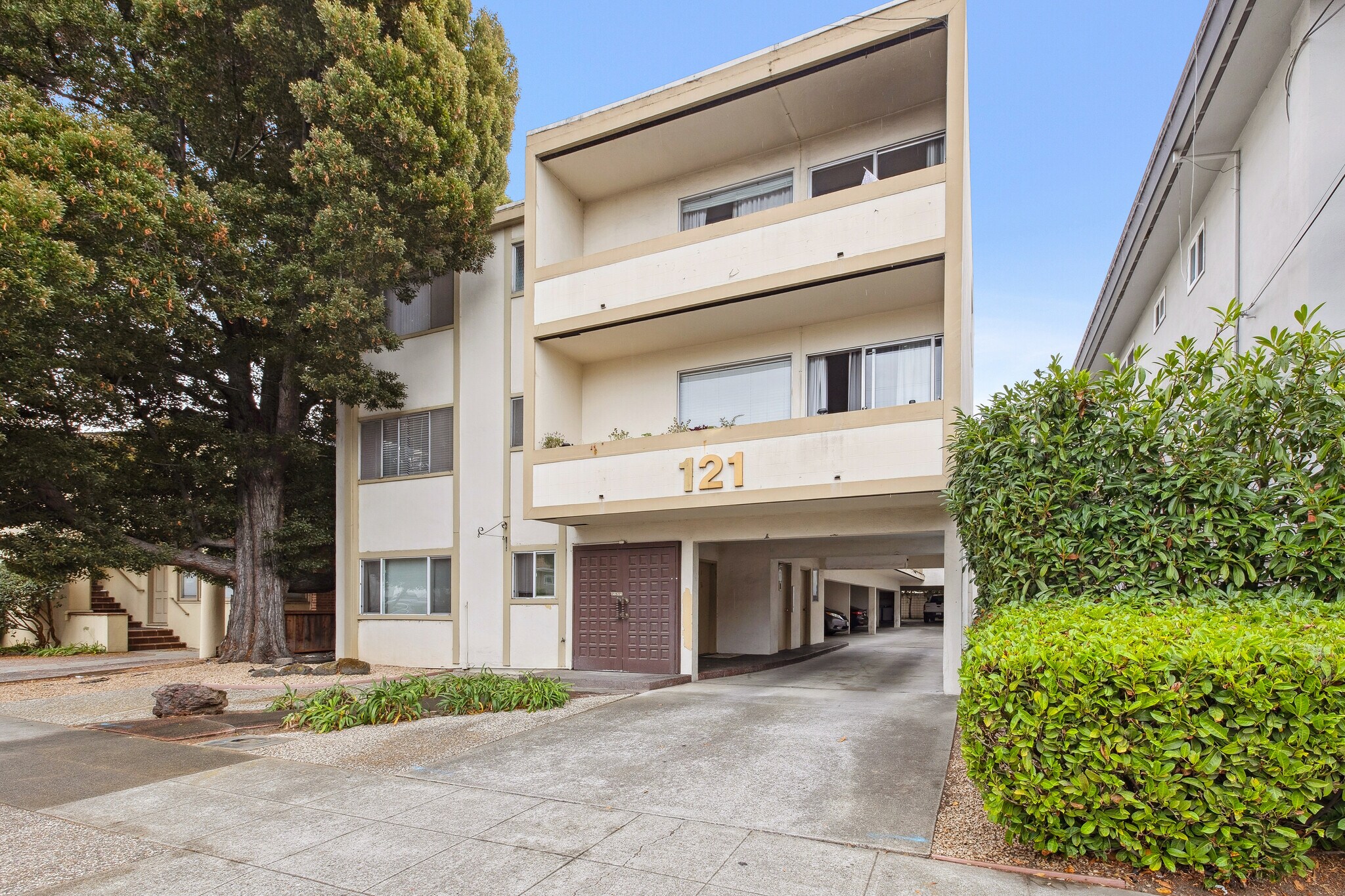 121 Lorton Ave, Burlingame, CA for Sale