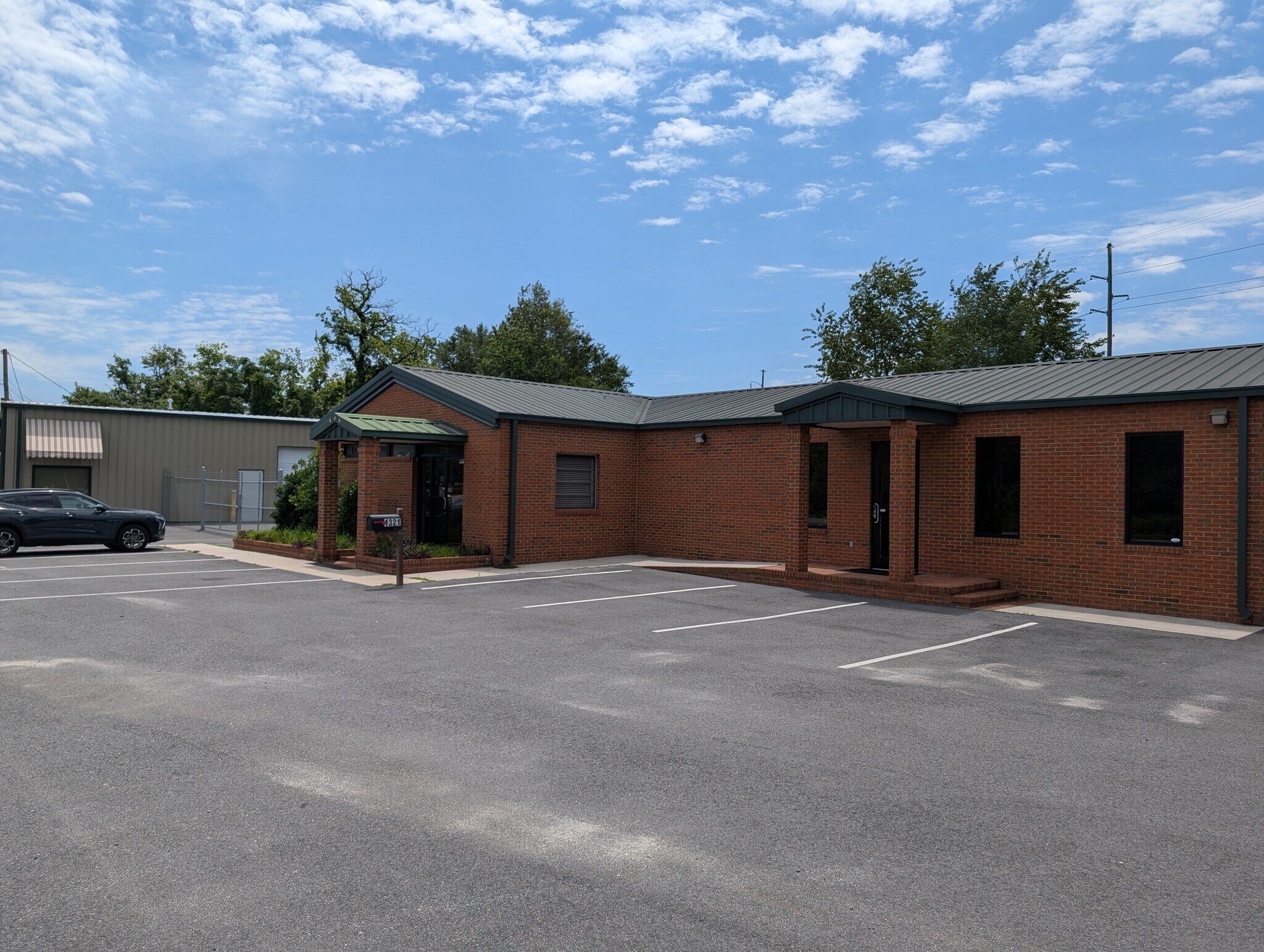 1321 W Hill Ave, Valdosta, GA for Sale