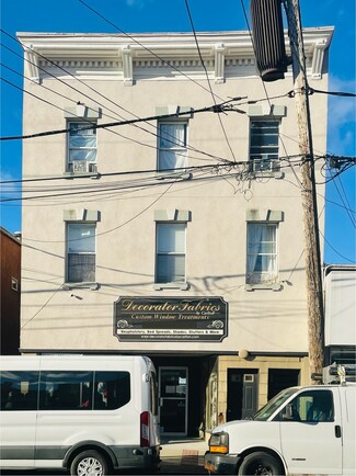 Keyport, NJ Retail - 11 W Front St