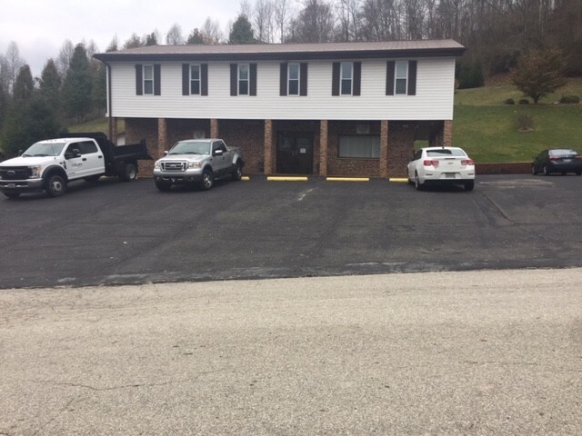 934 Little Coal River Rd, Alum Creek, WV for Rent