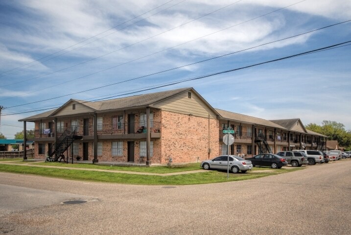 601 E Coombs St, Alvin, TX for Sale