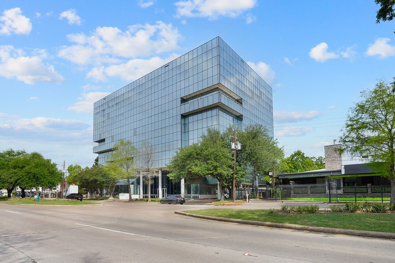6222 Richmond Ave, Houston, TX for Sale