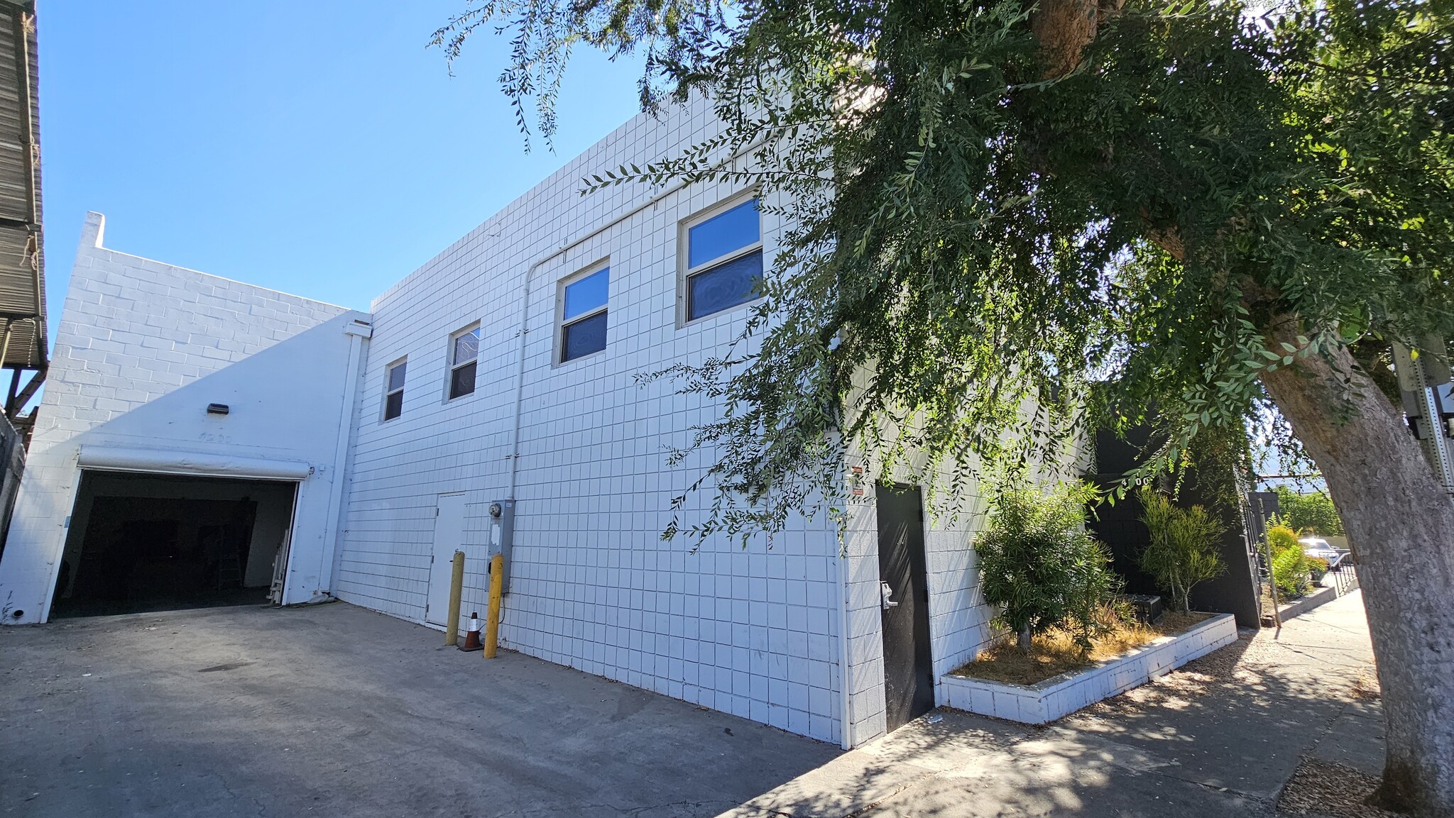 4200 Chevy Chase Dr, Los Angeles, CA for Rent