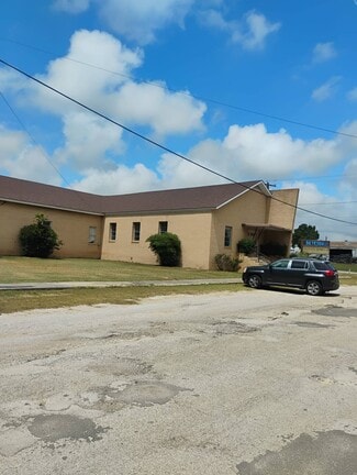De Leon, TX Churches - 532 N Travis St