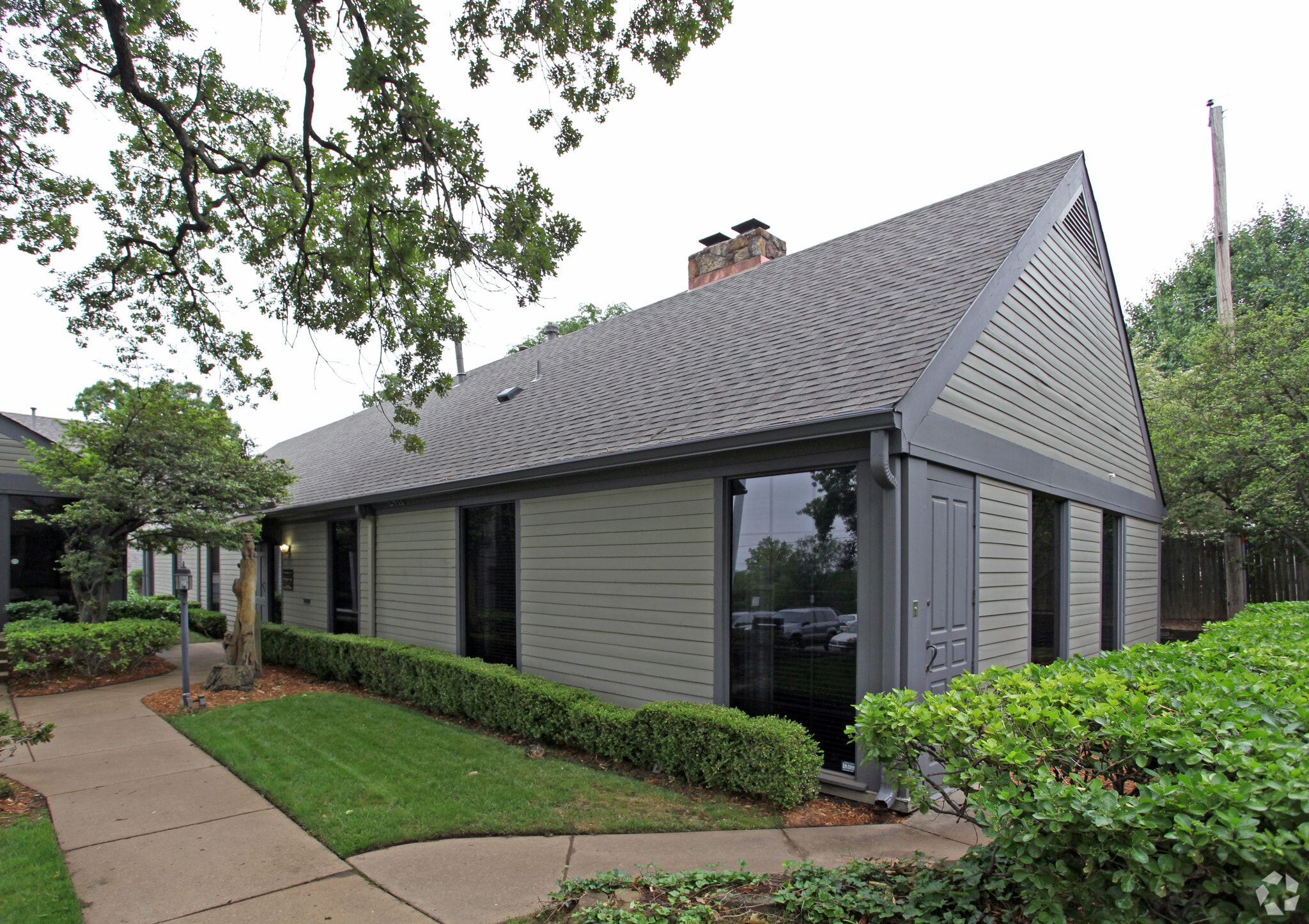 2411 E Skelly Dr, Tulsa, OK for Sale
