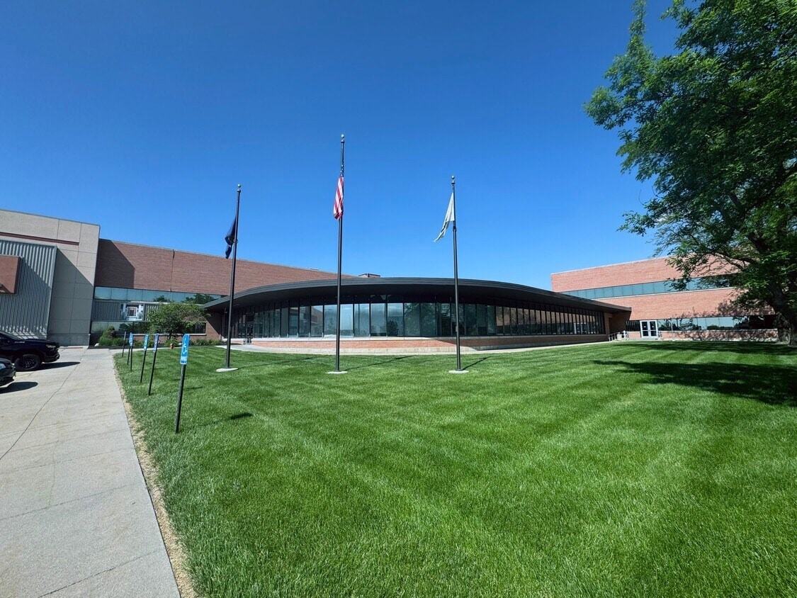 12900 I St, Omaha, NE for Rent