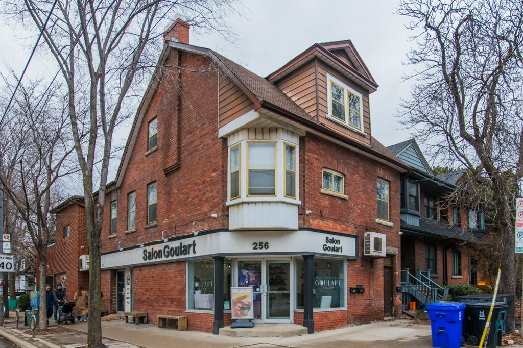 256 Crawford St, Toronto, ON for Sale