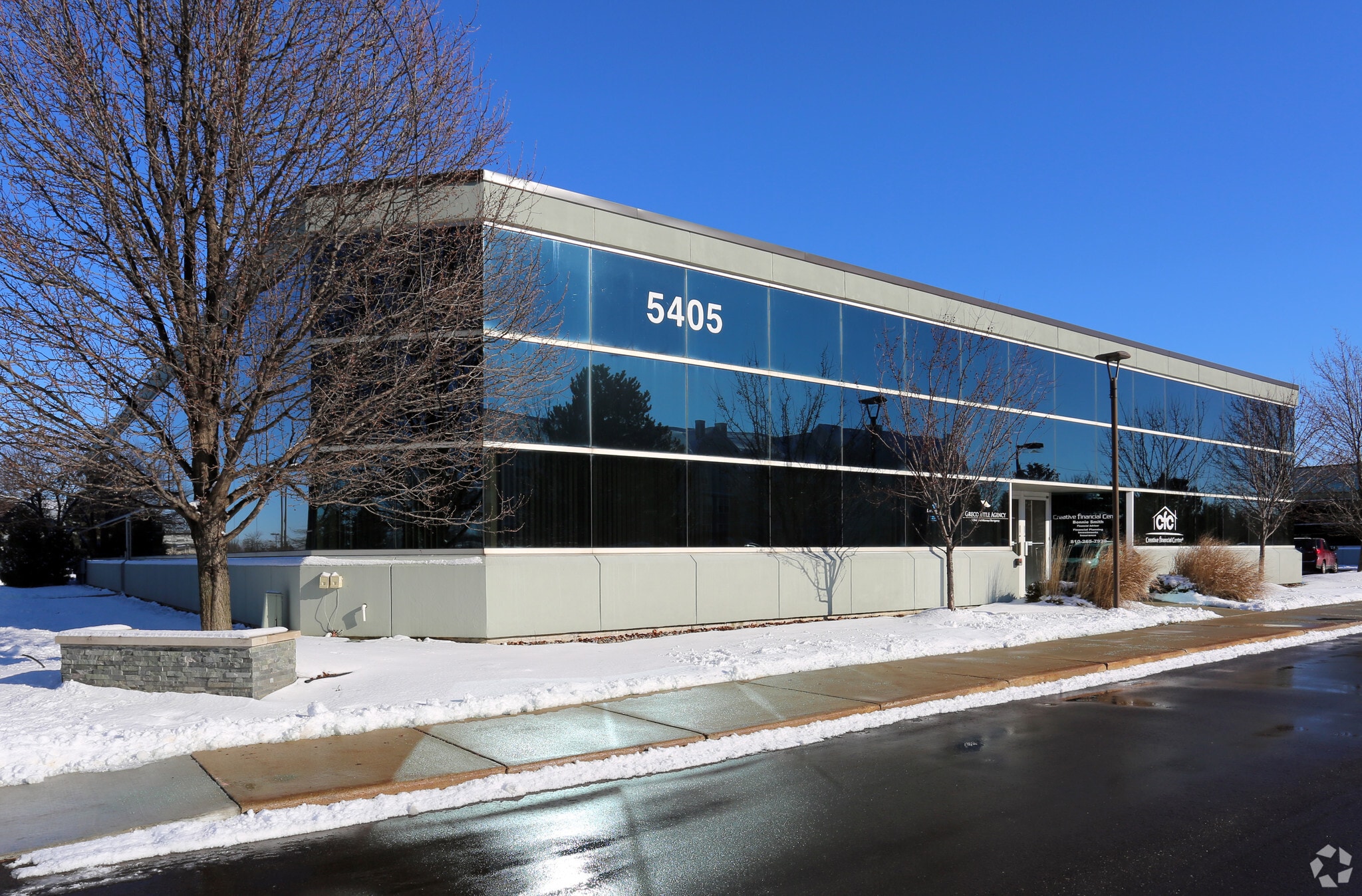 5405 Gateway Ctr, Flint, MI for Rent