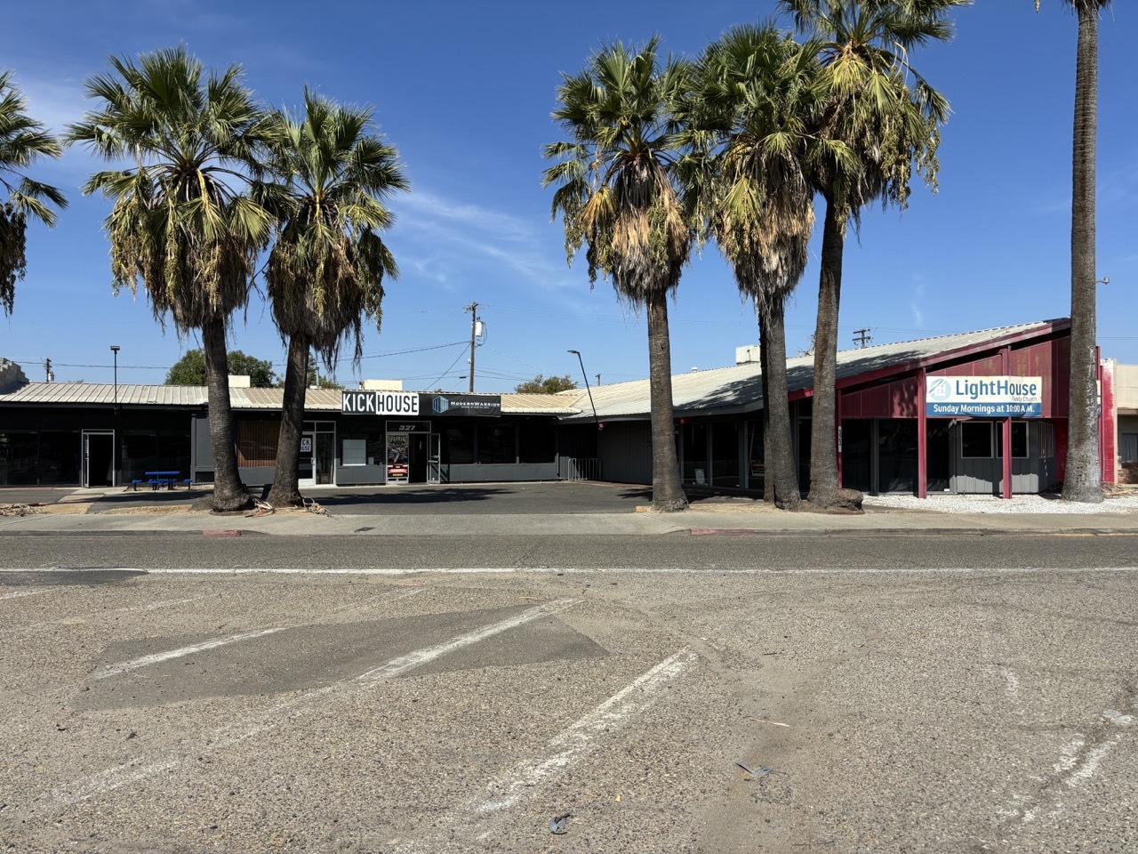 323-327 W Canal Dr, Turlock, CA for Sale