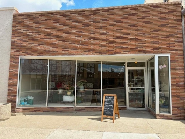 15 S Central Ave, Cut Bank, MT for Sale
