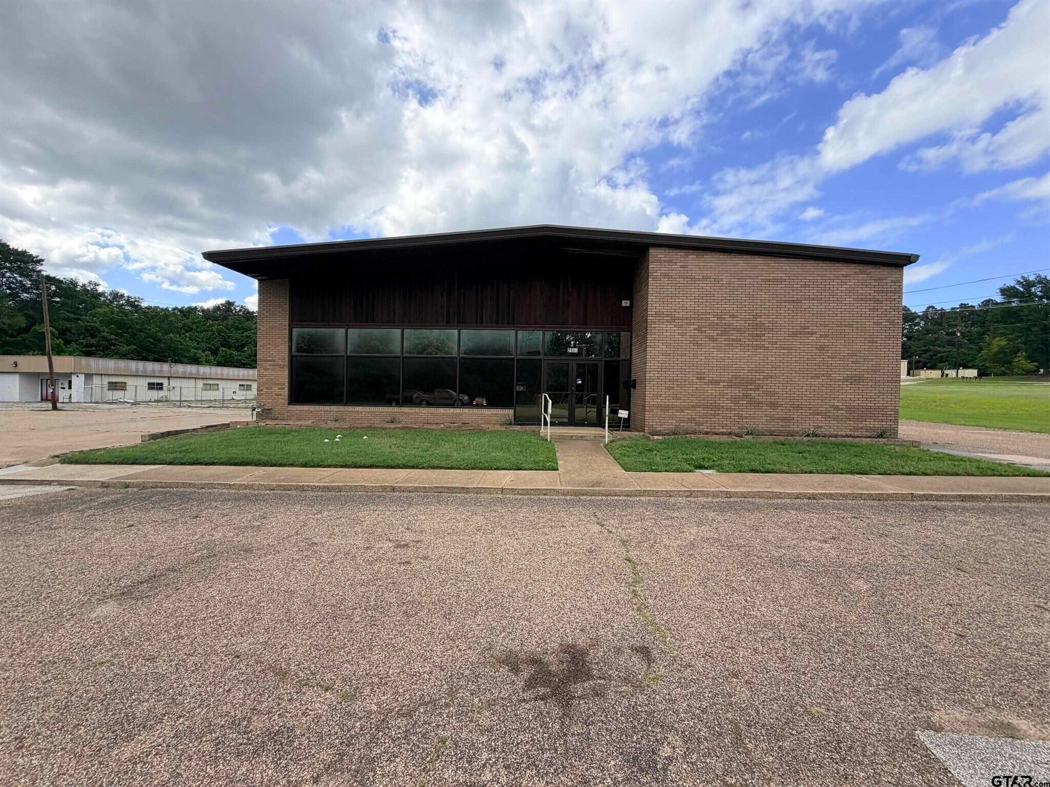 2100 E Front St, Tyler, TX for Rent