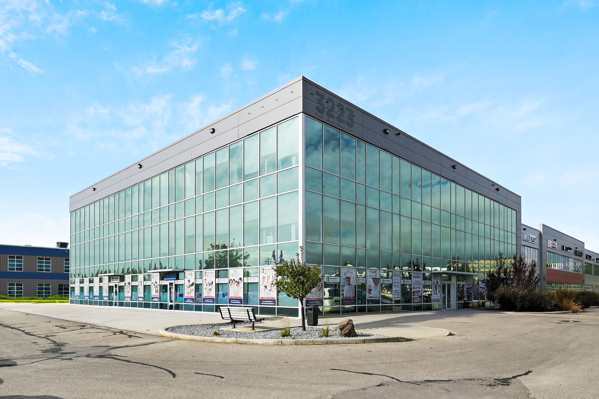 3223 5 Av NE, Calgary, AB for Sale