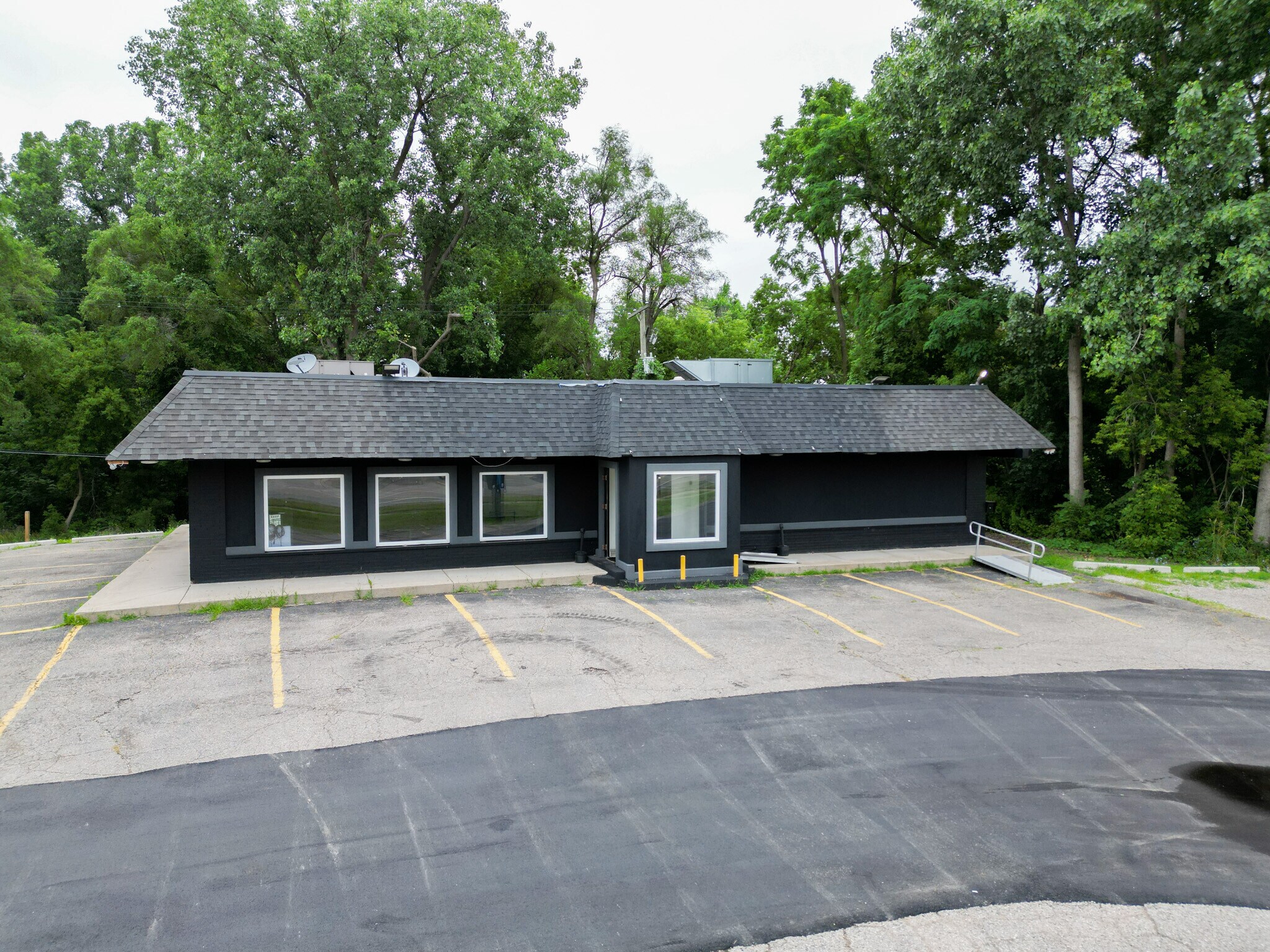 3870 Elizabeth Lake Rd, Waterford, MI for Rent