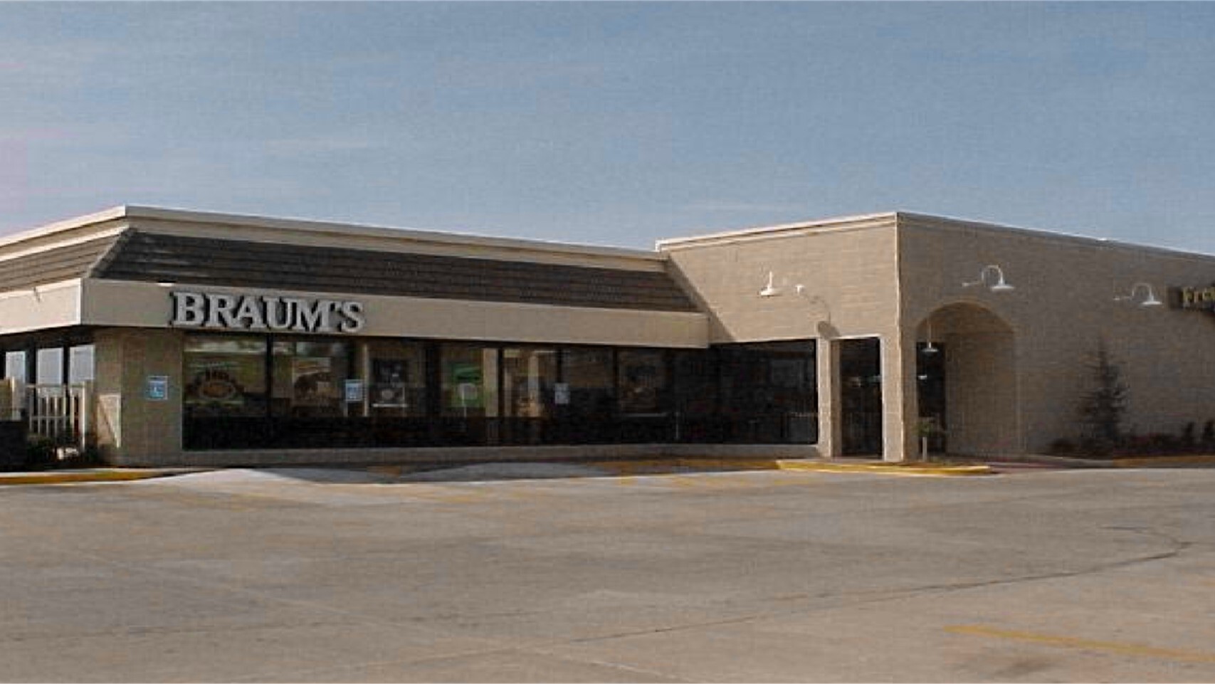 1211 SW Lee Blvd, Lawton, OK for Sale