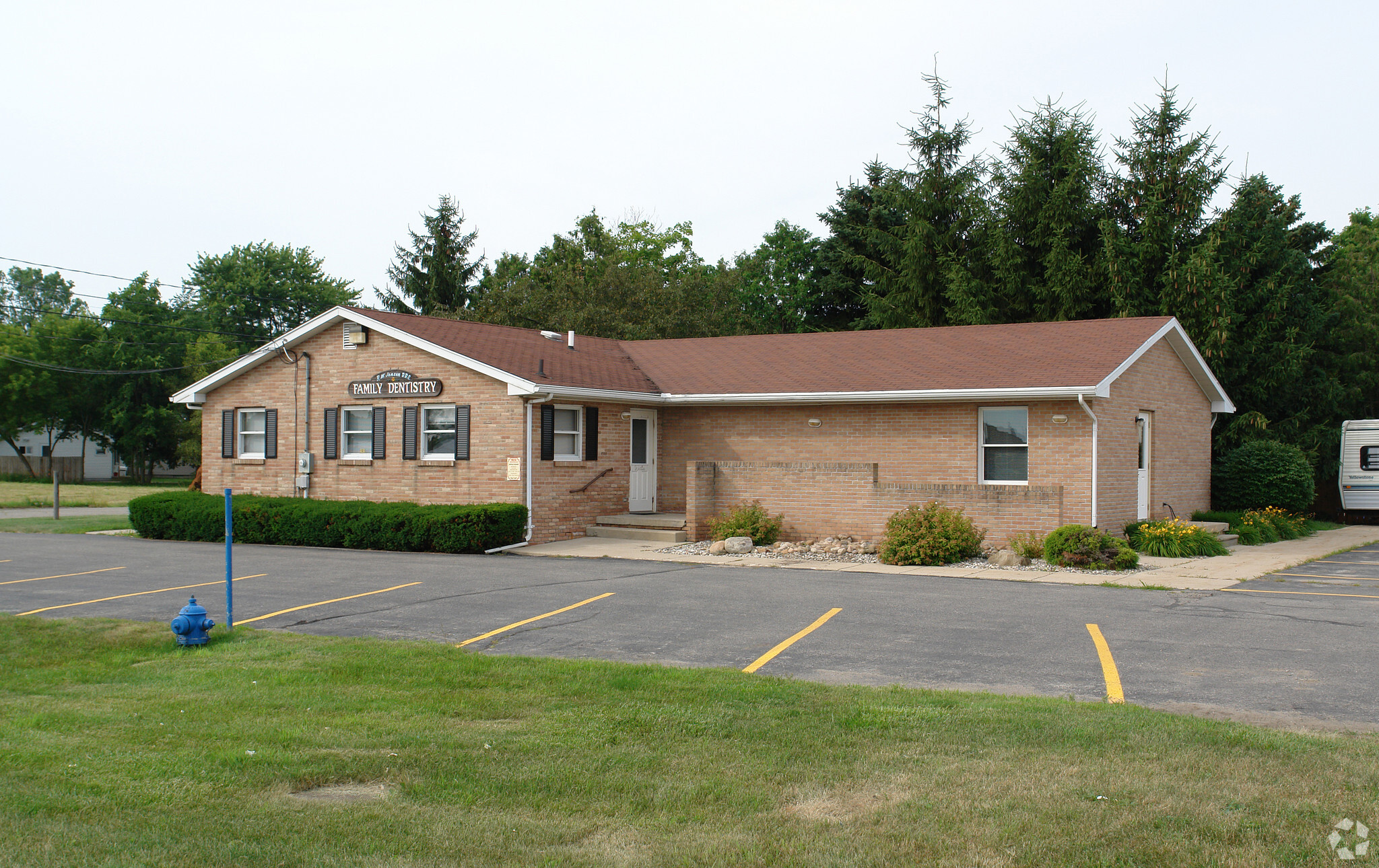 923 N Oakland St, Saint Johns, MI for Rent