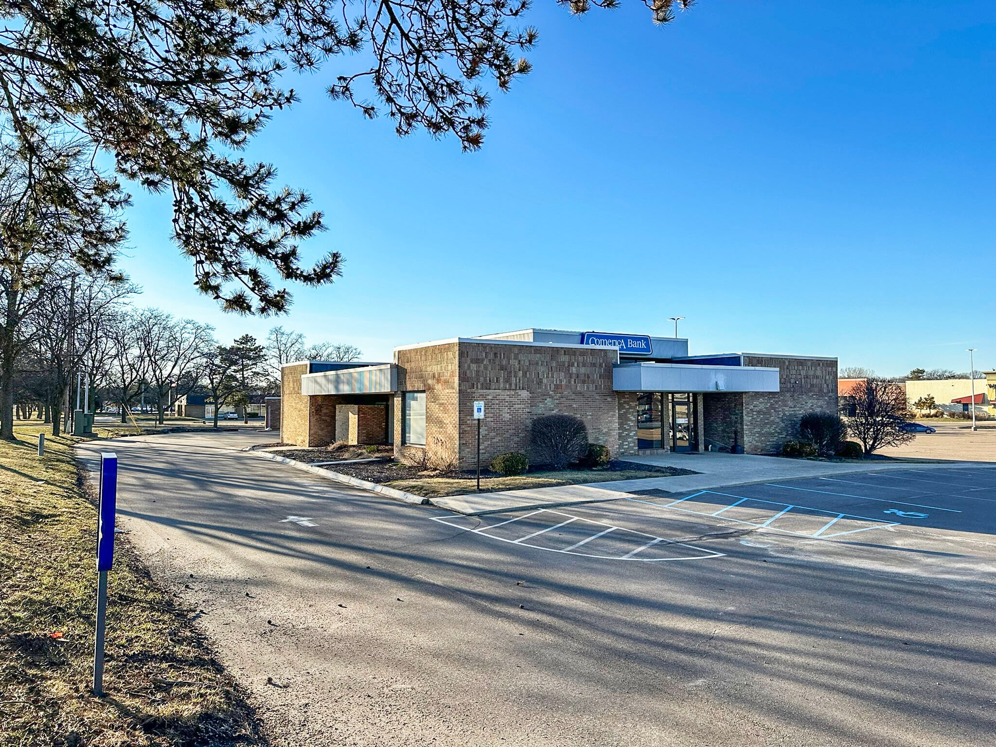 5510 W Saginaw Hwy, Lansing, MI for Sale
