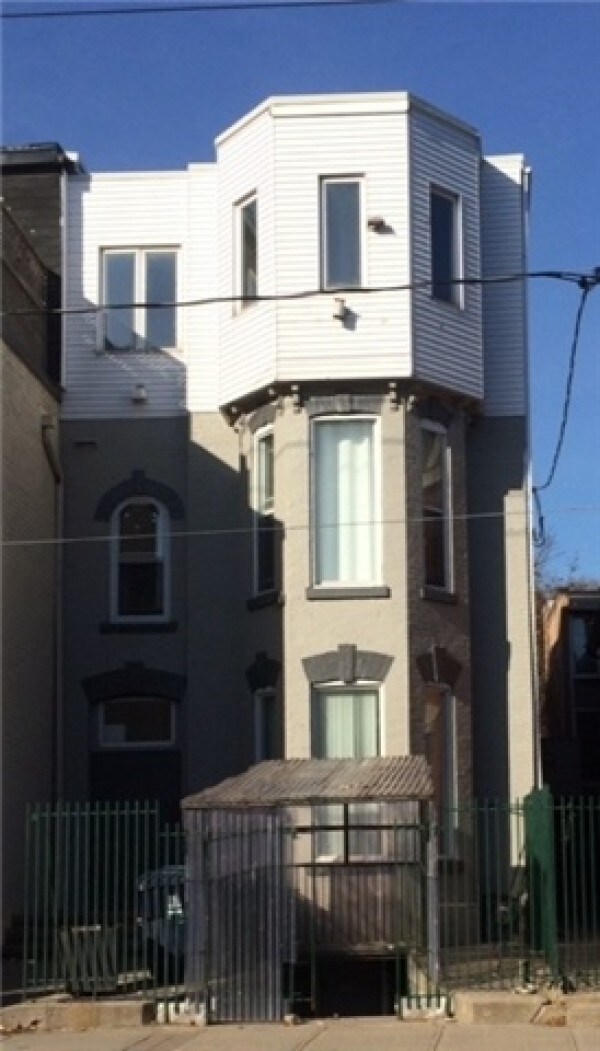 206 Carlton St, Toronto, ON for Sale