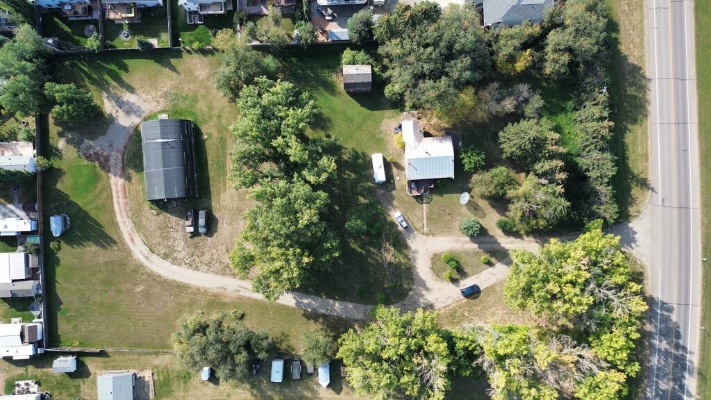 5801 Lakeshore Dr, Sylvan Lake, AB for Sale