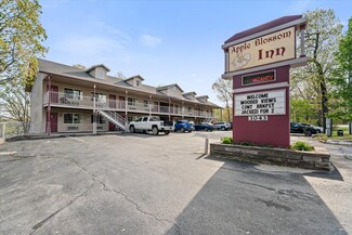 Eureka Springs, AR Hospitality - 3043 E Van Buren
