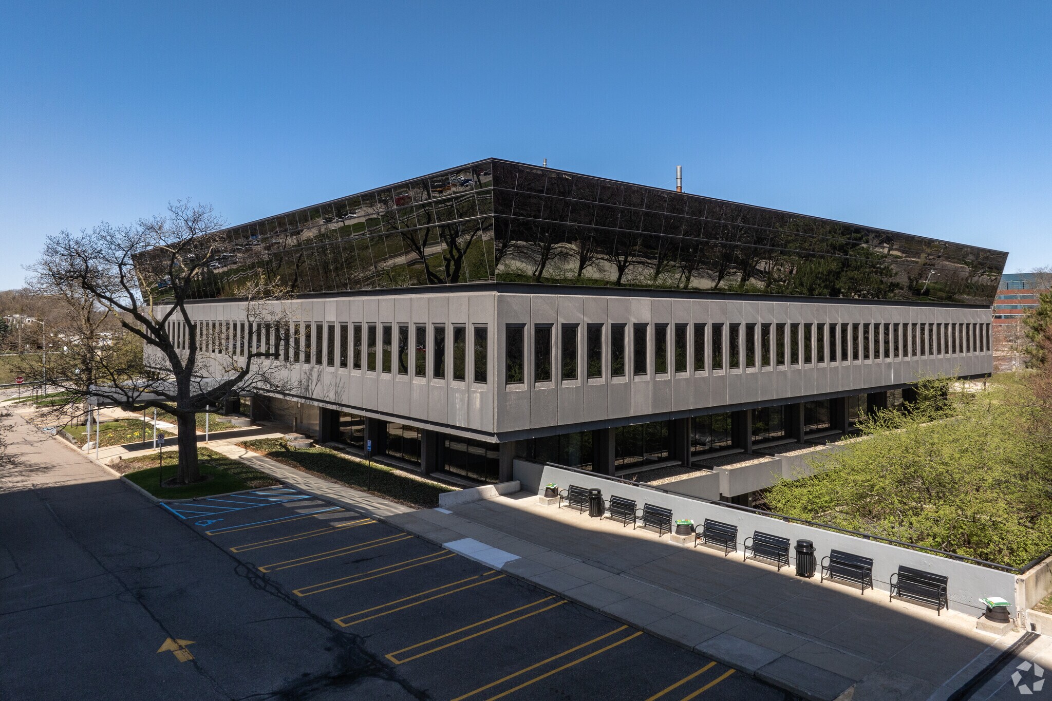 25900 Northwestern Hwy, Southfield, MI for Rent
