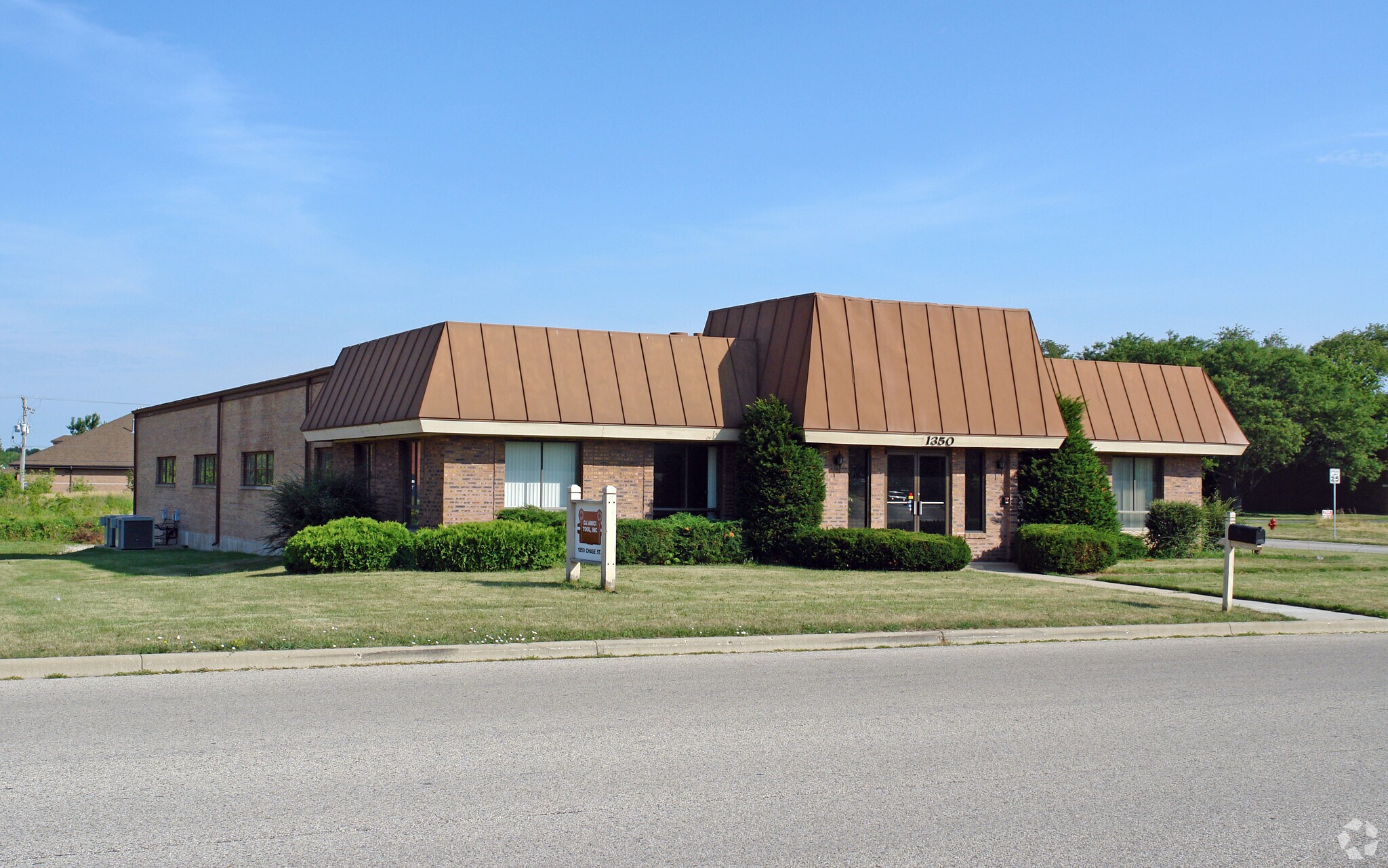 1350 Chase St, Algonquin, IL for Sale