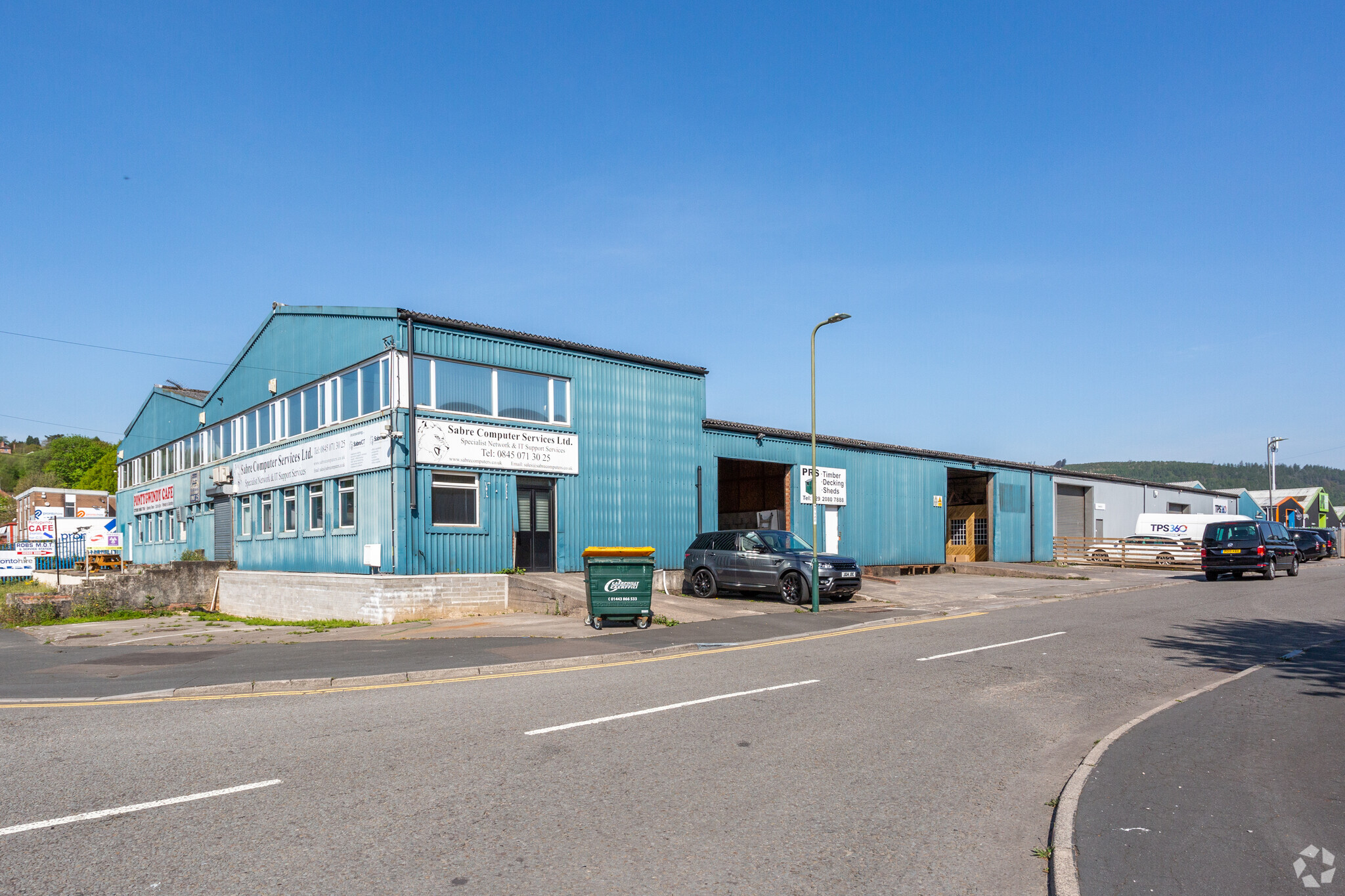 Sir Alfred Owen Way, Caerphilly, MGN for Rent