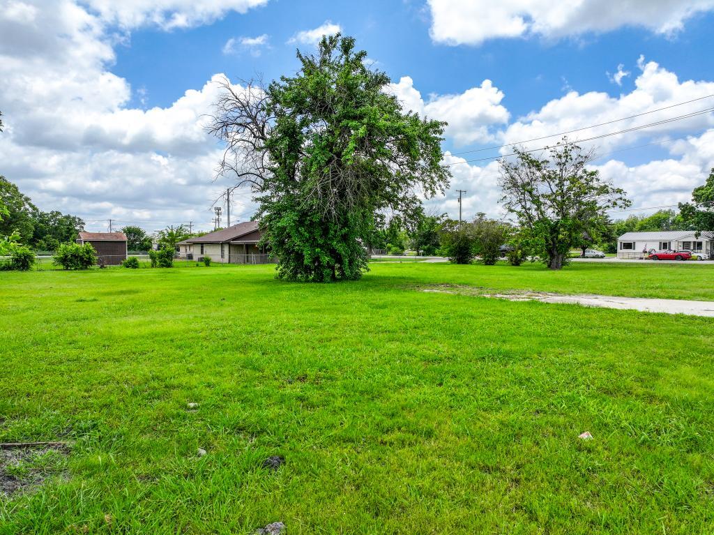 604 E Broad St, Forney, TX for Sale