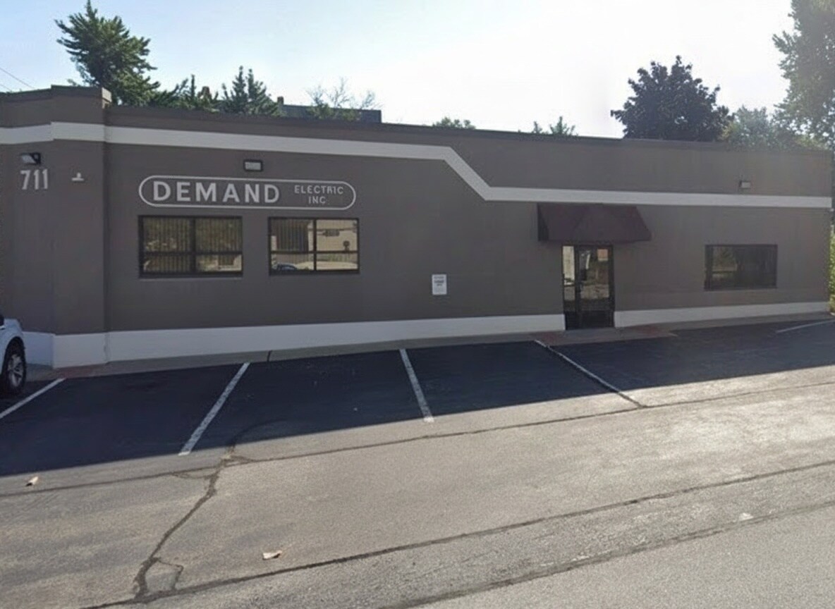 711 Valley St, Manchester, NH for Sale