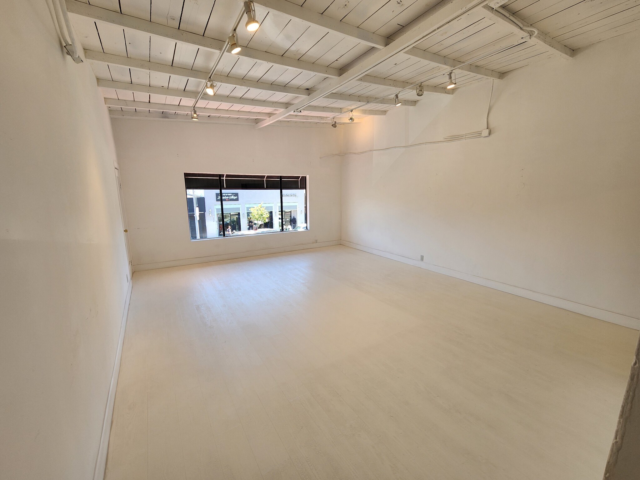 7615 1/2-7617 1/2 Melrose Ave, Los Angeles, CA for Rent