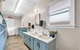 Azusa, CA Office/Medical - 412 N San Gabriel Ave