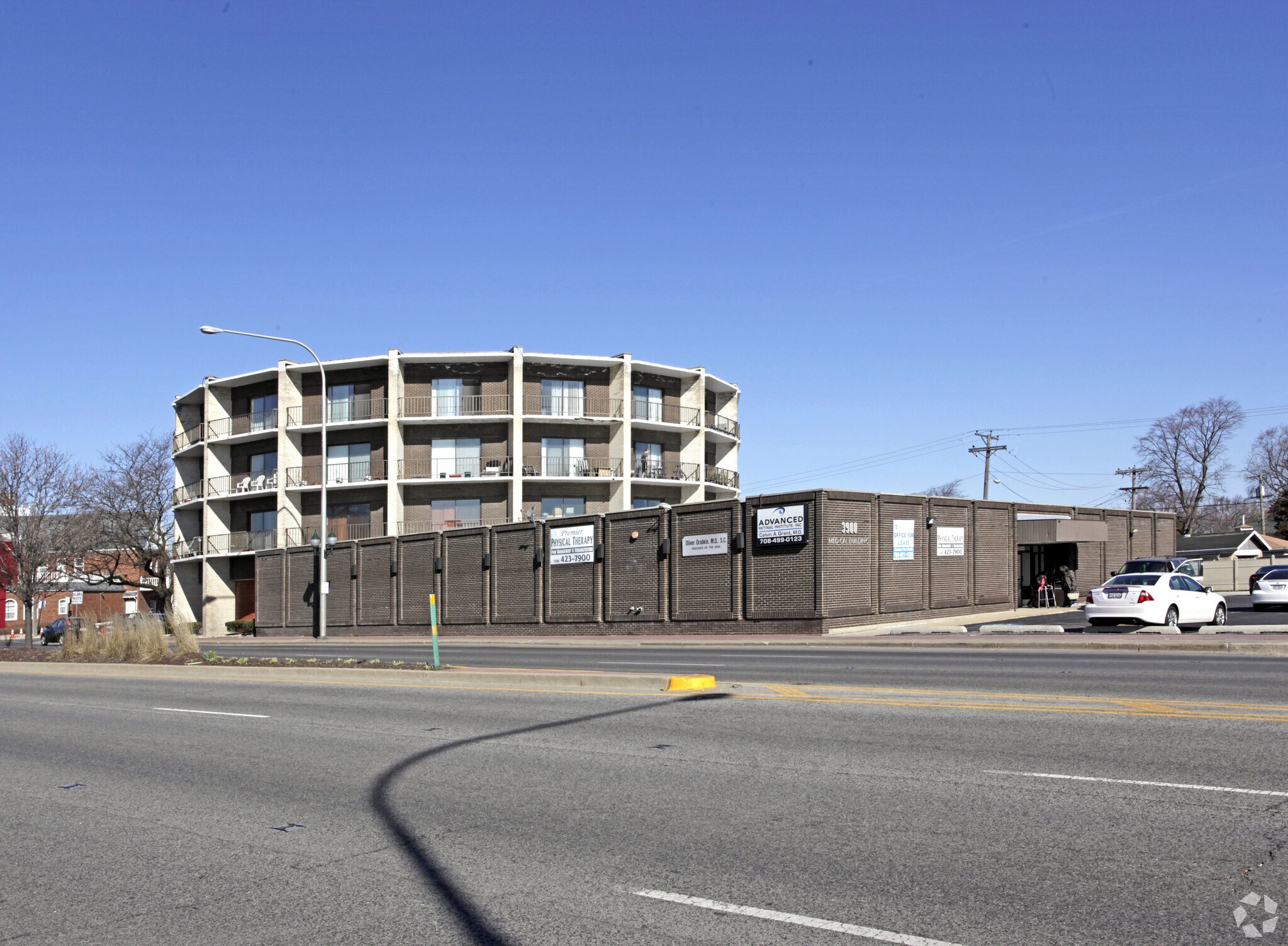 3900 W 95th St, Evergreen Park, IL for Rent