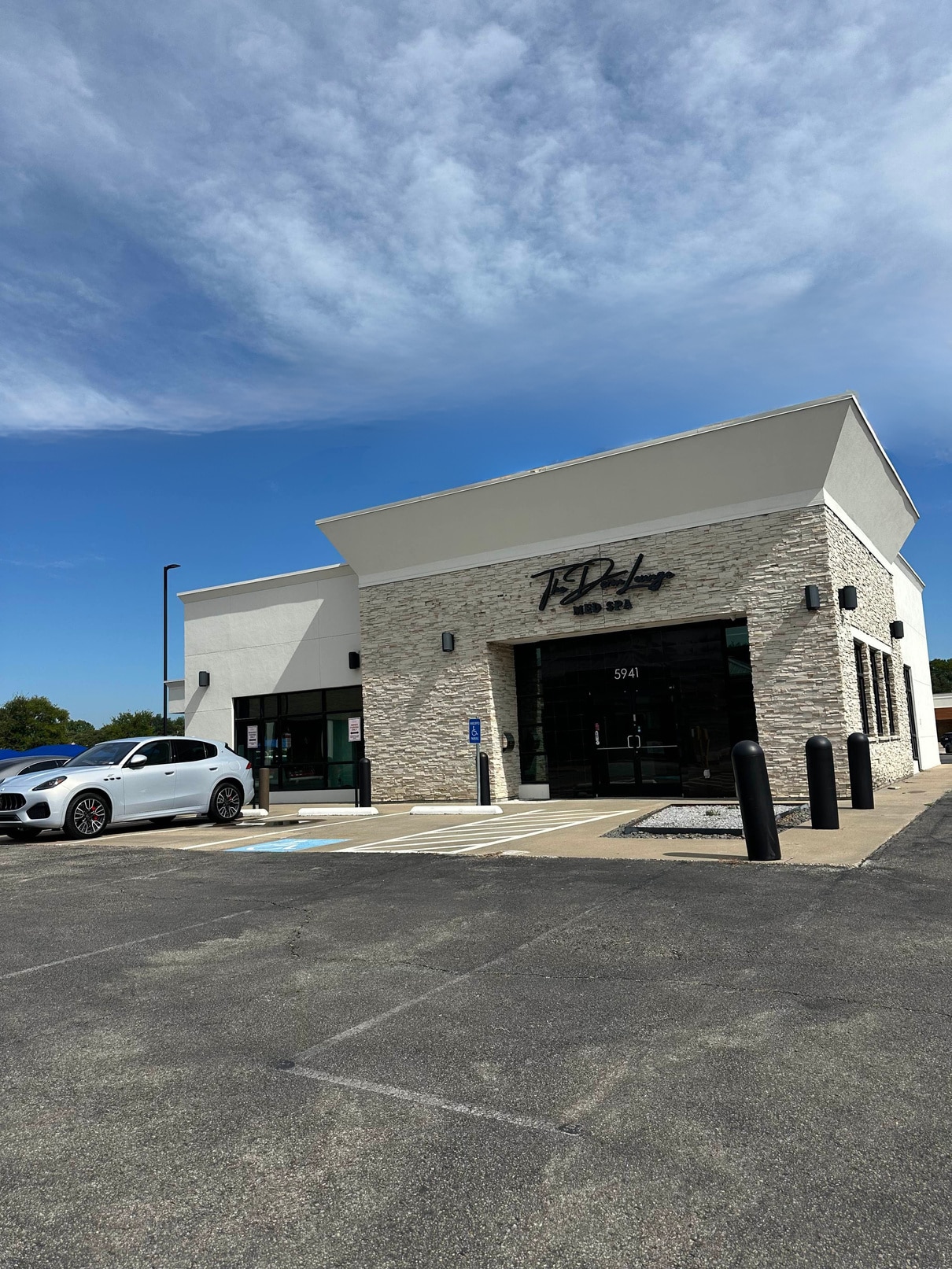 5941 Forest Ln, Dallas, TX for Rent