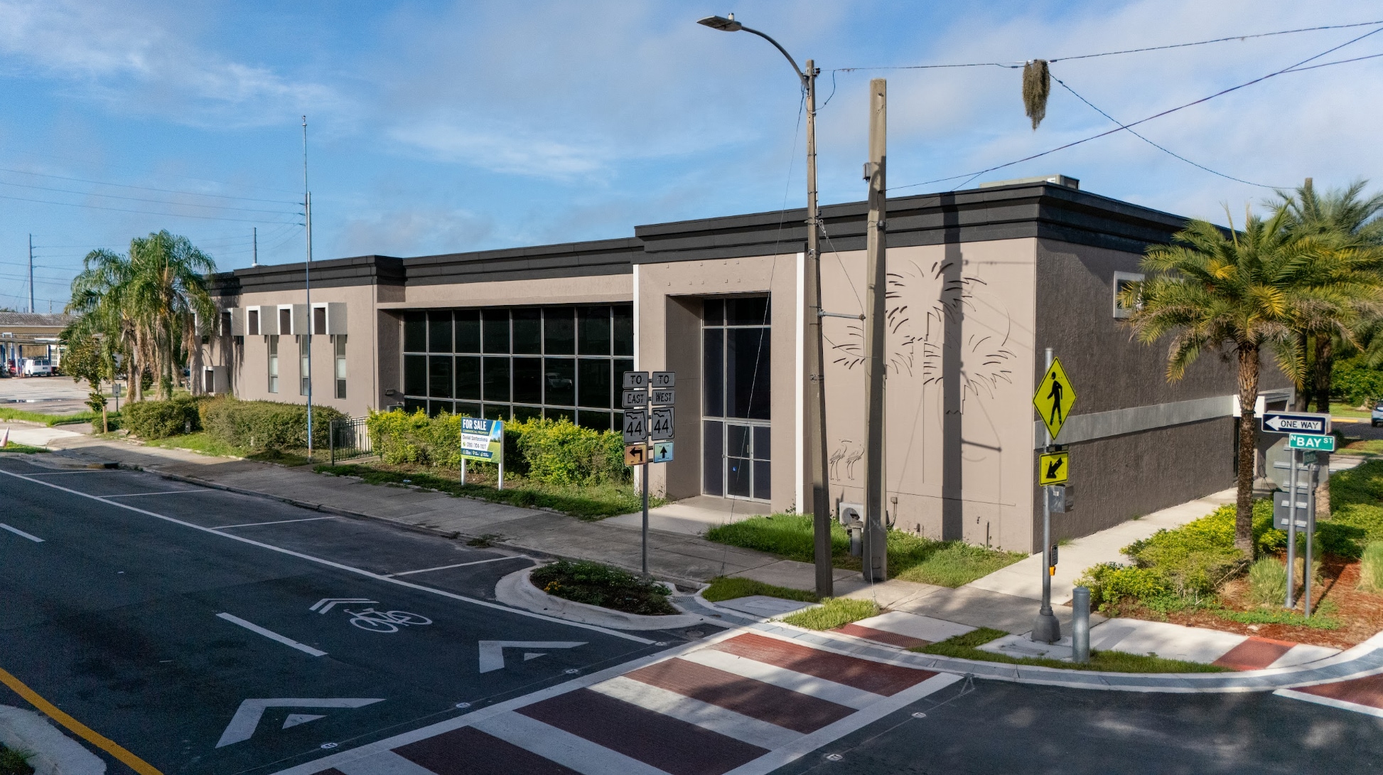 100 N Bay St, Eustis, FL for Sale