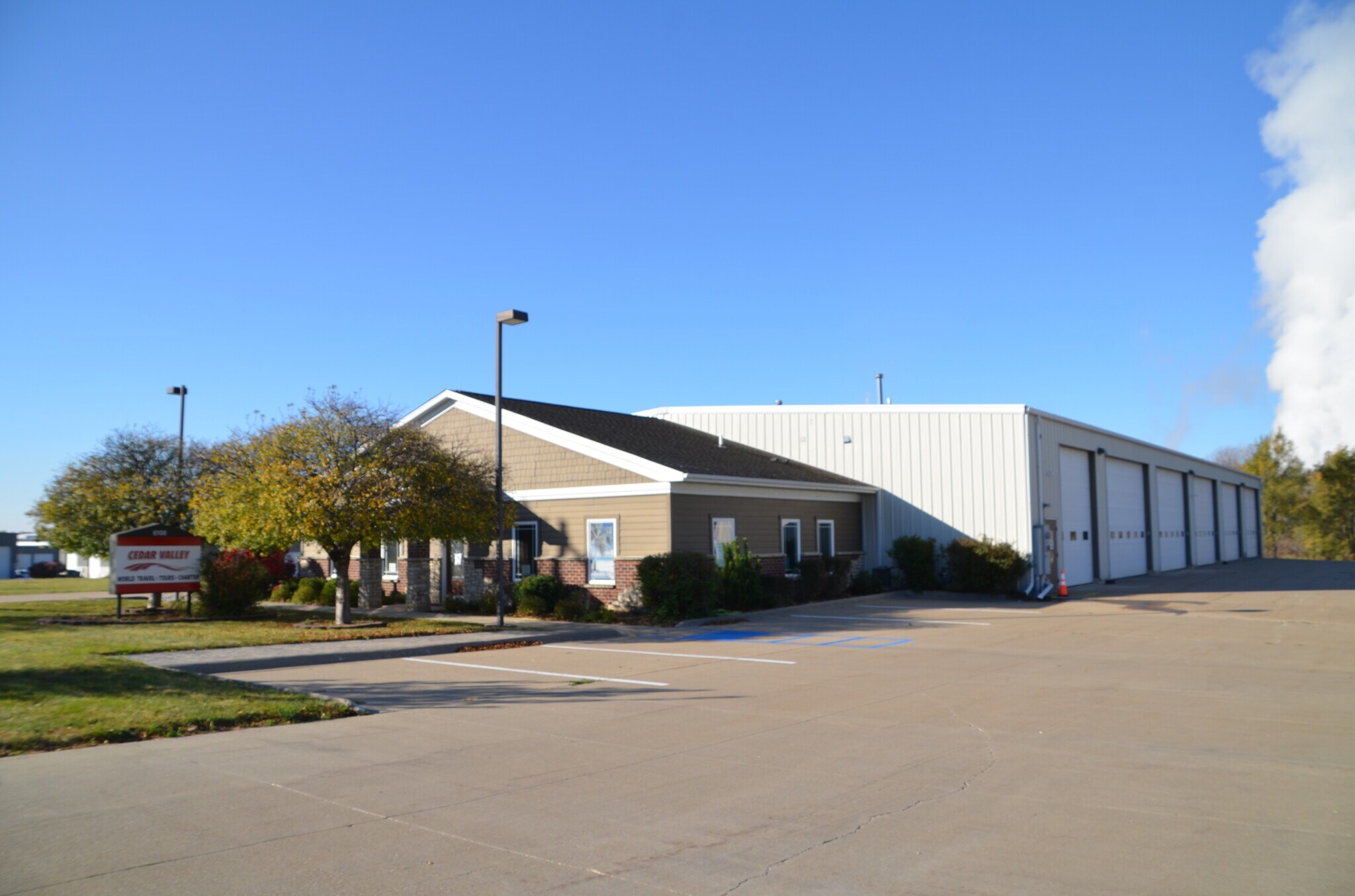 6001 7th St, Cedar Rapids, IA for Sale
