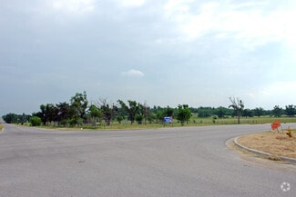 NEC 76th St N N Memorial Dr  