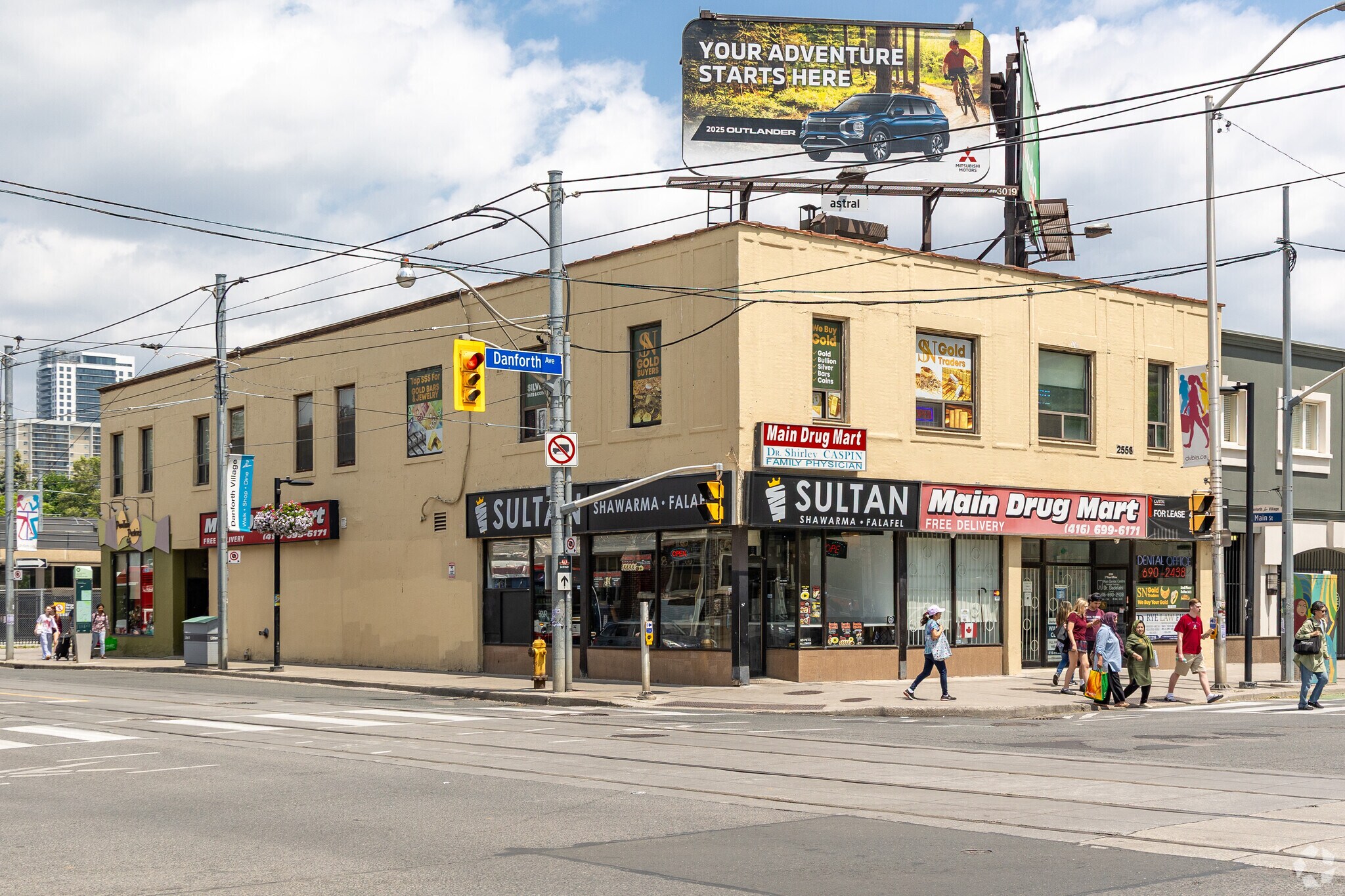 2558 Danforth Av, Toronto, ON for Rent