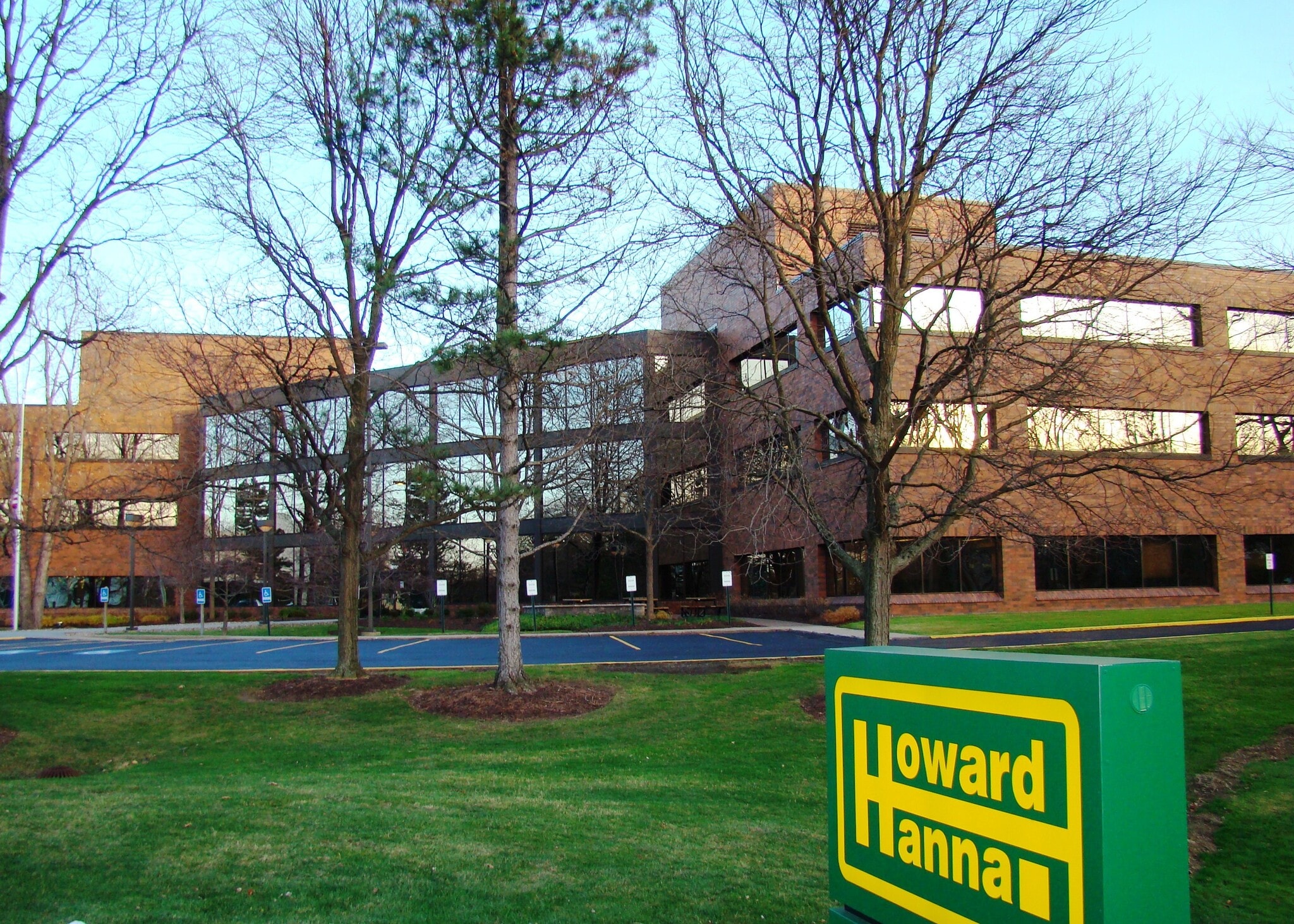 6000 Parkland Blvd, Mayfield Heights, OH for Sale