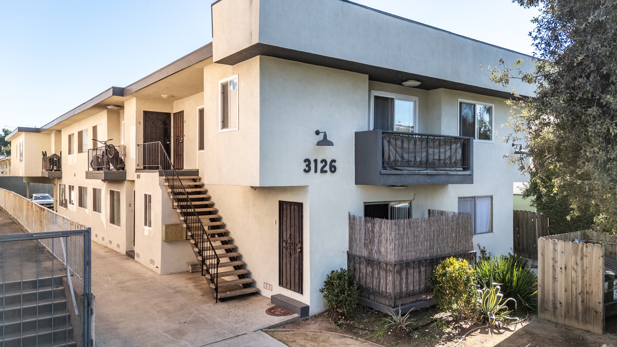 3126 S Canfield Ave, Los Angeles, CA for Sale