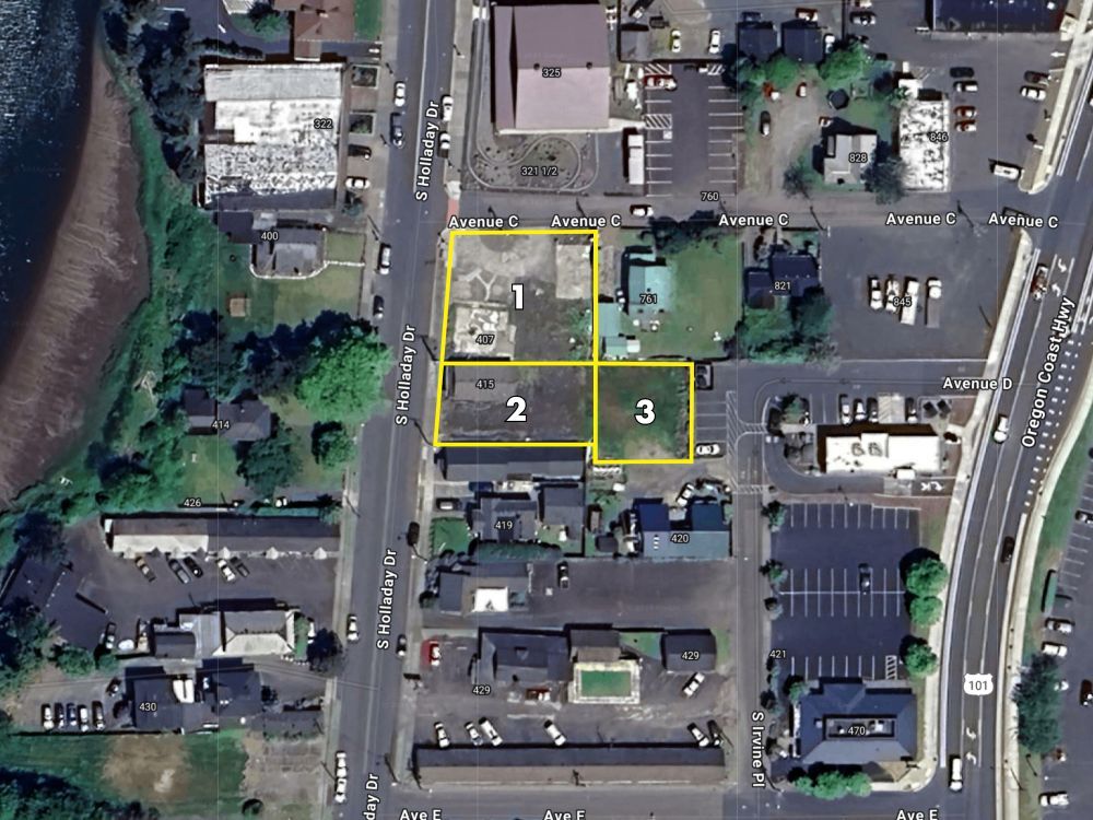 407 S Holladay Dr, Seaside, OR for Sale