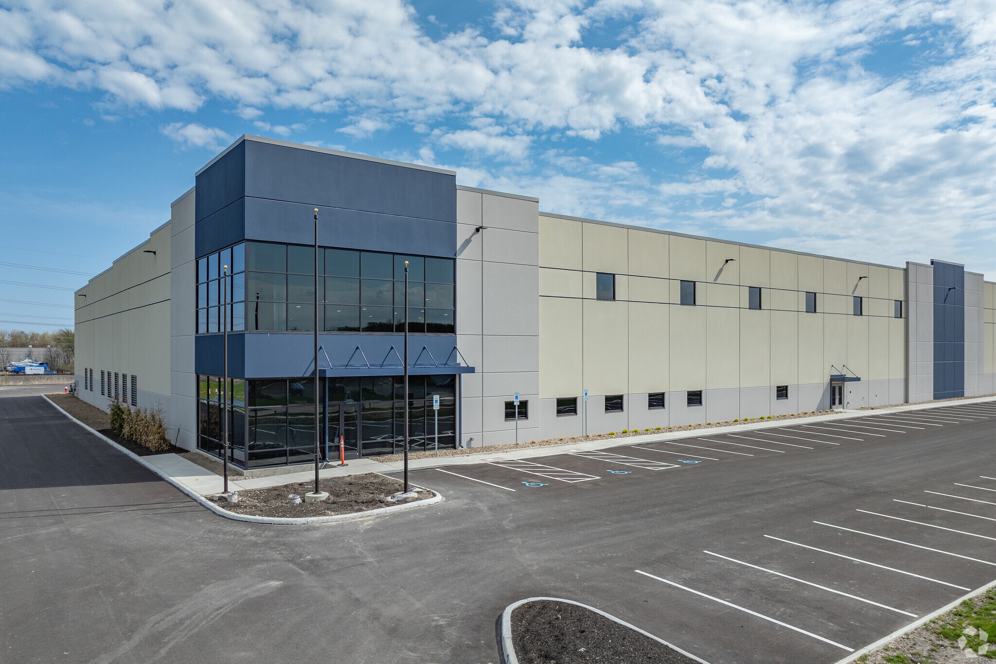 37988 Avon Commerce Pky, Avon, OH for Rent