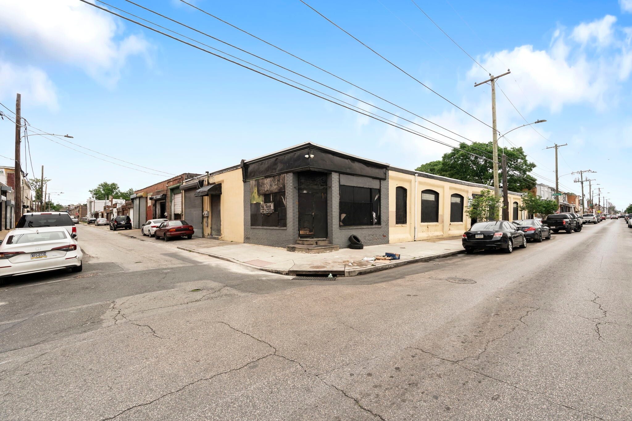 3320 Emerald St, Philadelphia, PA for Sale