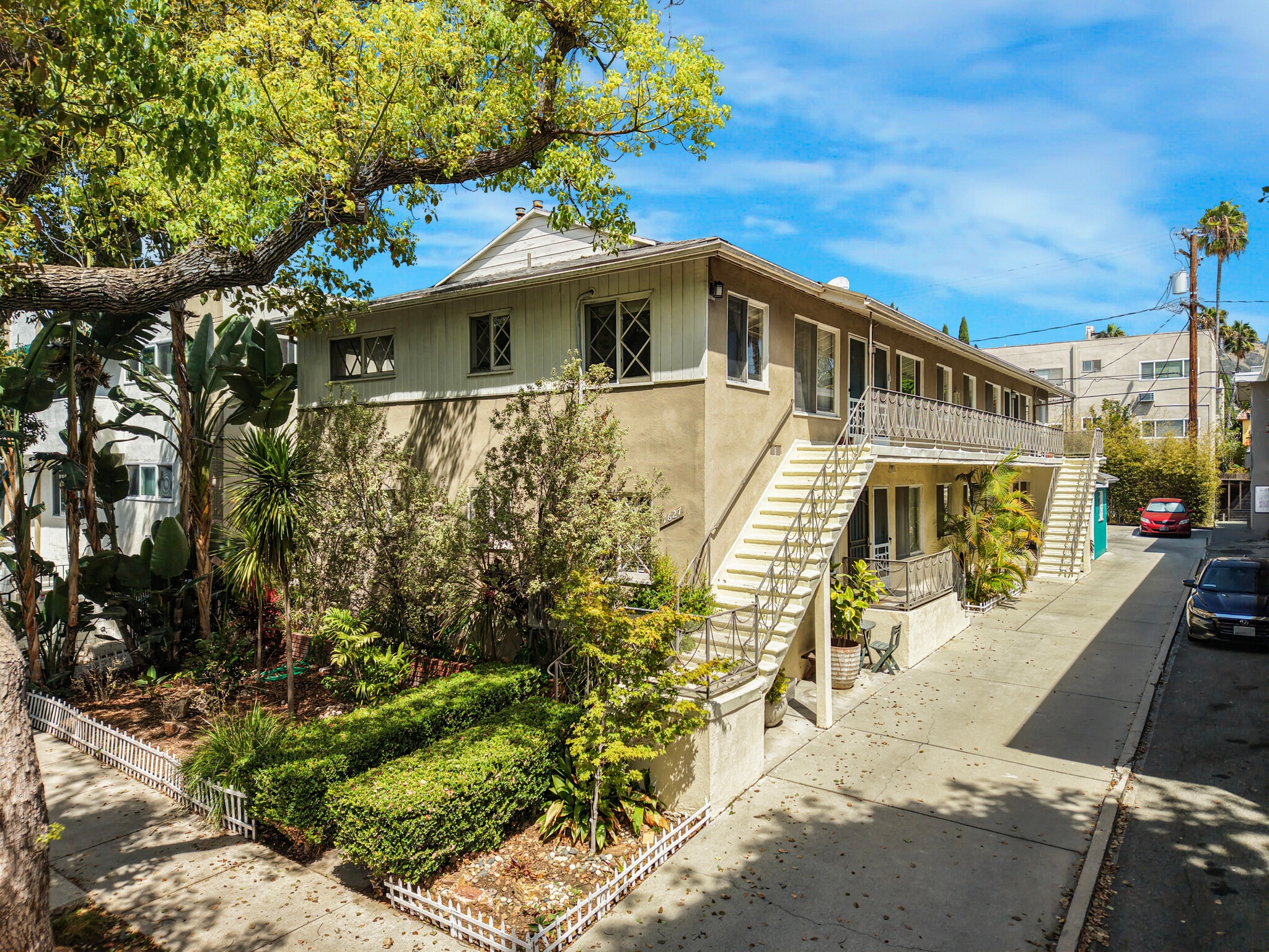 7627 Hampton Ave, Los Angeles, CA for Sale