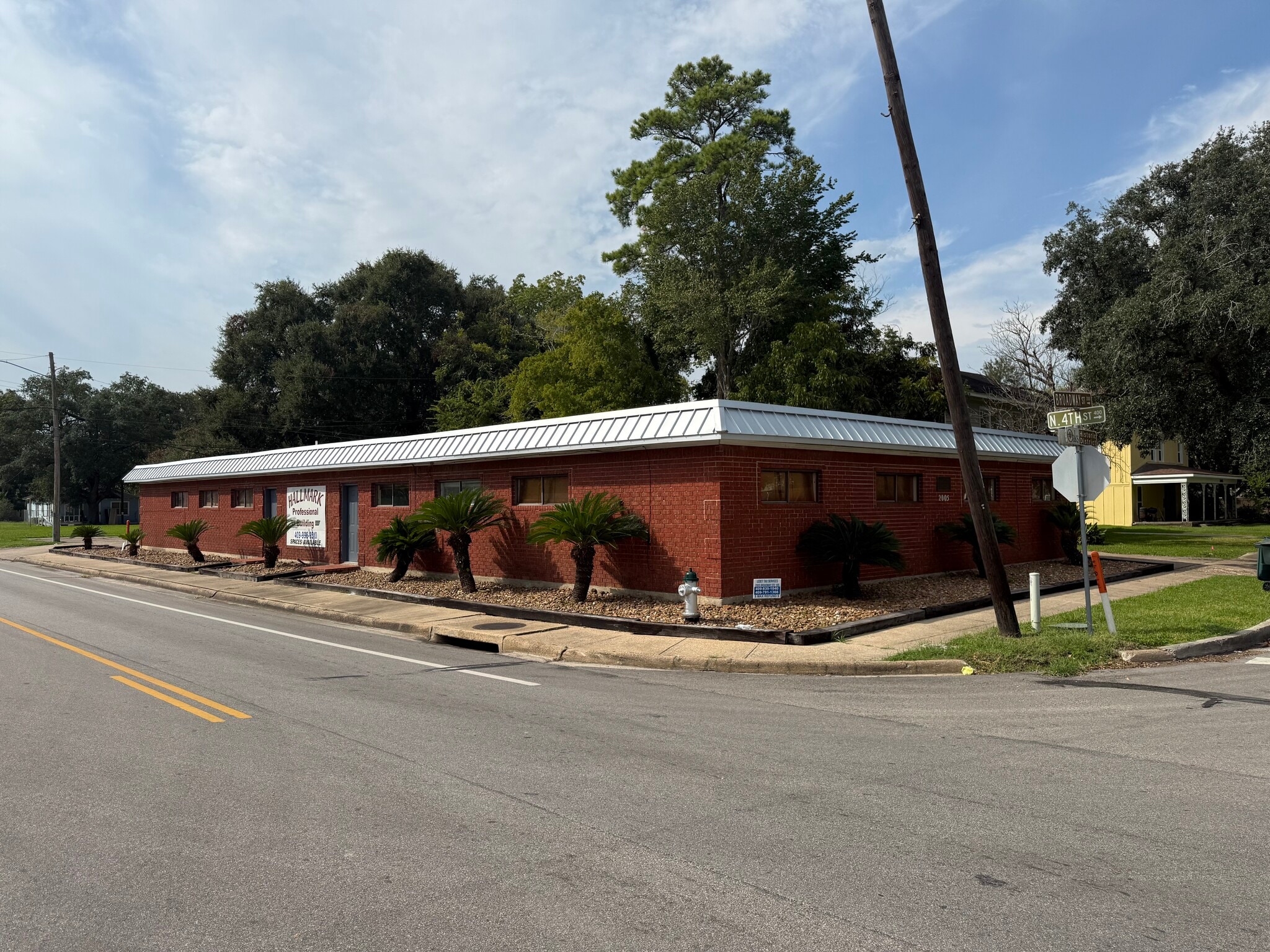 2005 Broadway St, Beaumont, TX for Rent