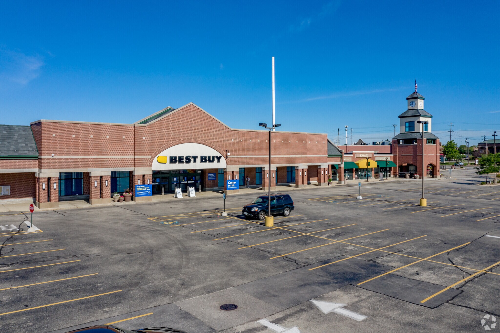 86338799 N Port Washington Rd Fox Point, WI 53217 Retail Property