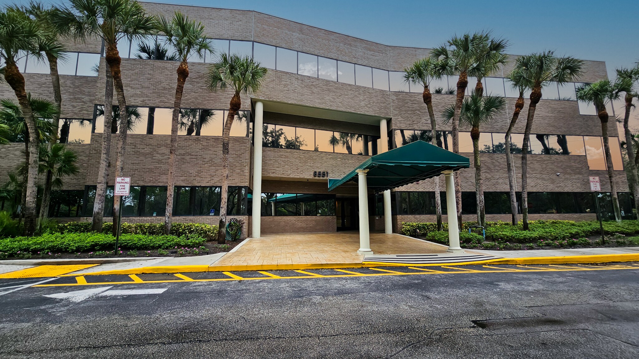 8551 W Sunrise Blvd, Plantation, FL for Rent