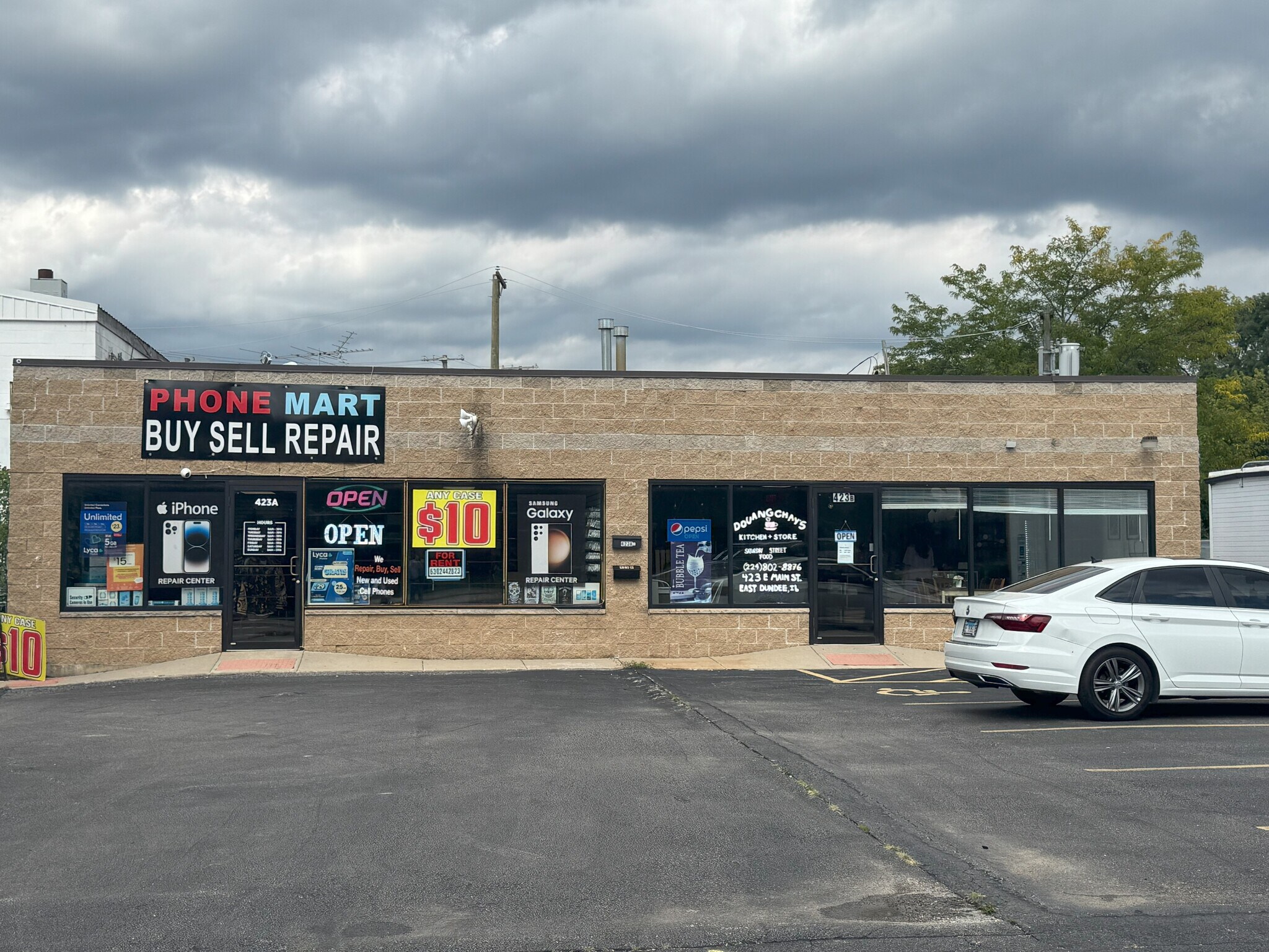 423 E Main St, East Dundee, IL for Rent