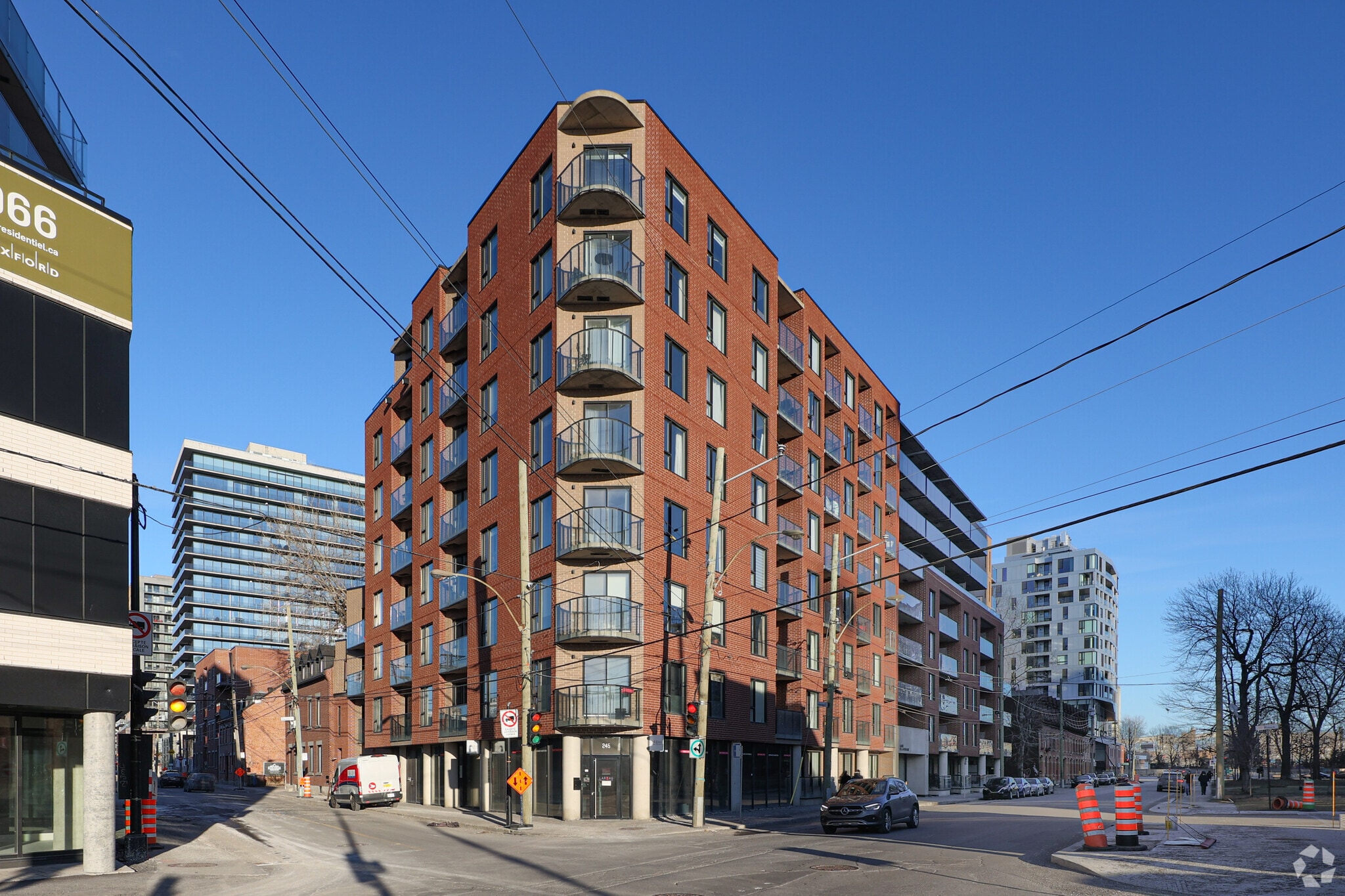 225 Rue de la Montagne, Montréal, QC for Rent