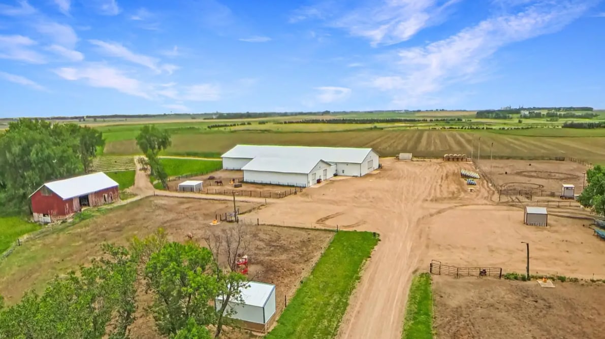 1527 41st St, Edgerton, MN for Sale