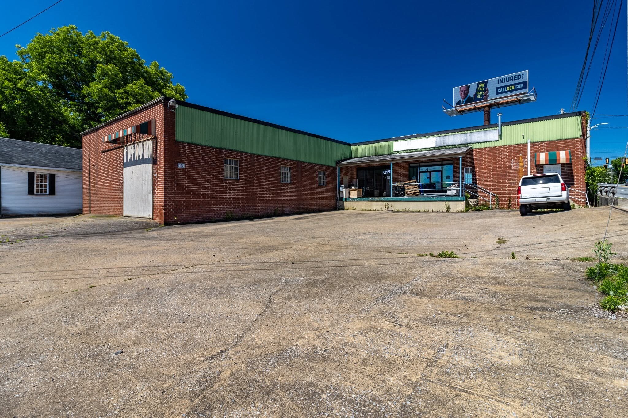 303 W Walnut Ave, Dalton, GA for Rent