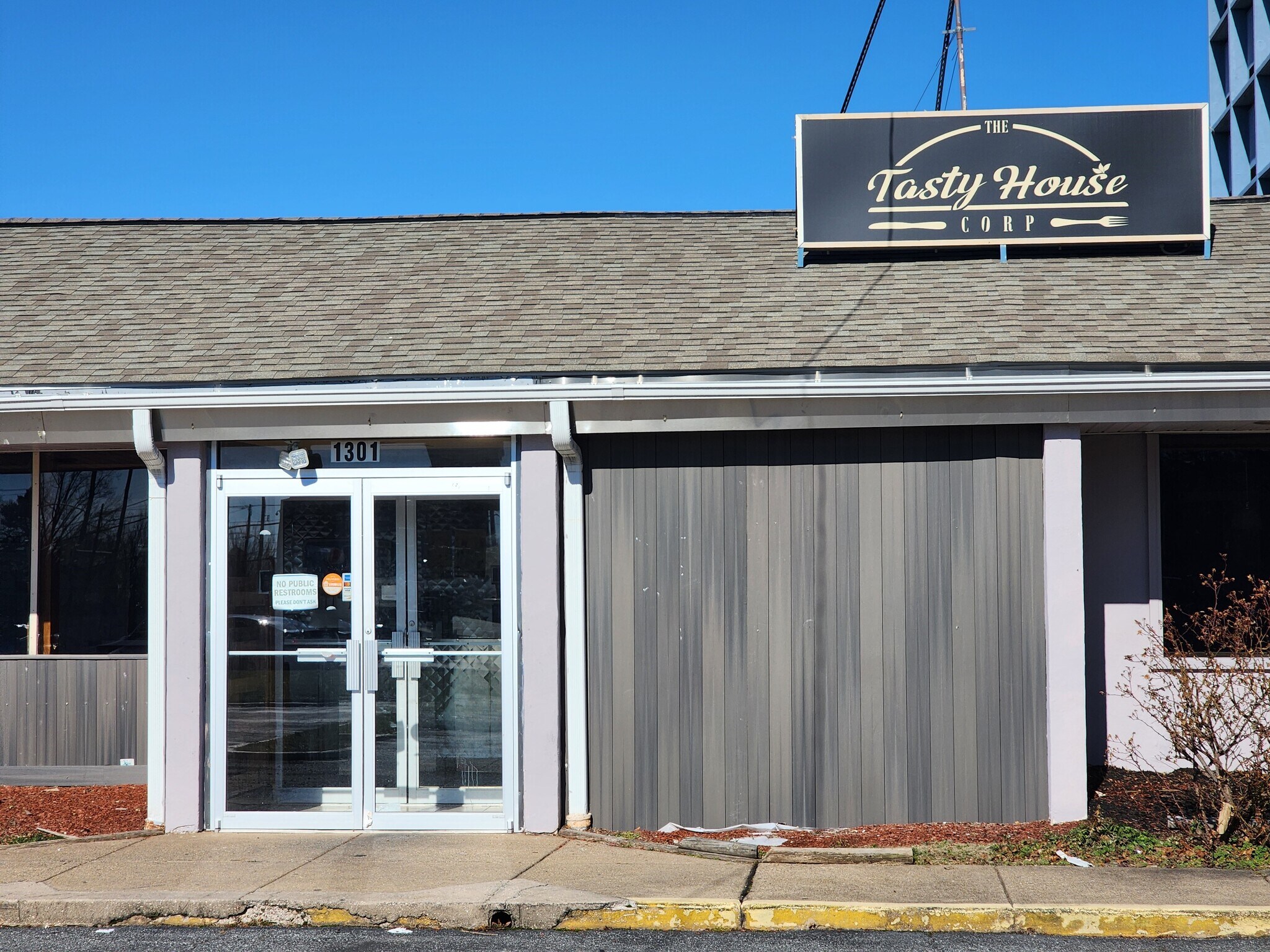 1301 Edgmont Ave Chester, PA 19013 Retail Property for Lease on